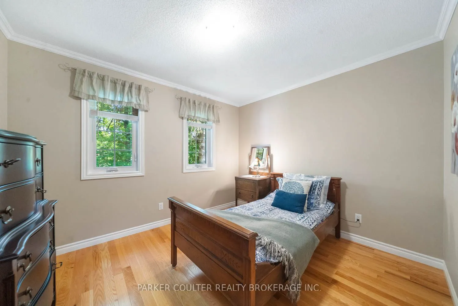 29 Robert Boulevard