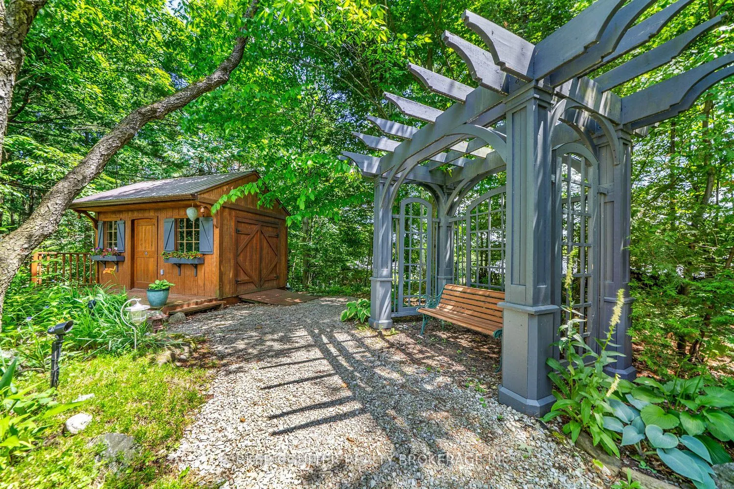 29 Robert Boulevard
