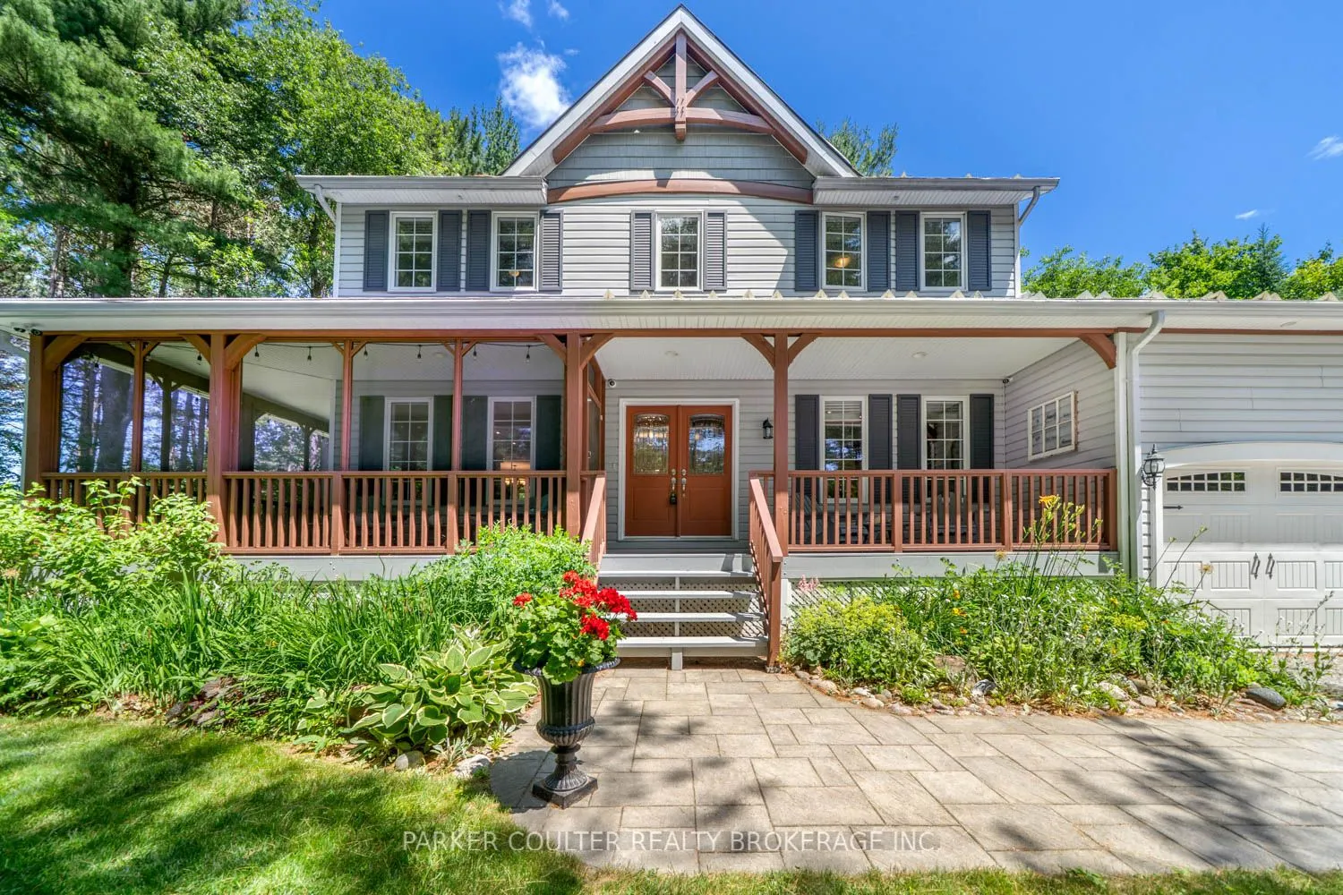 29 Robert Boulevard