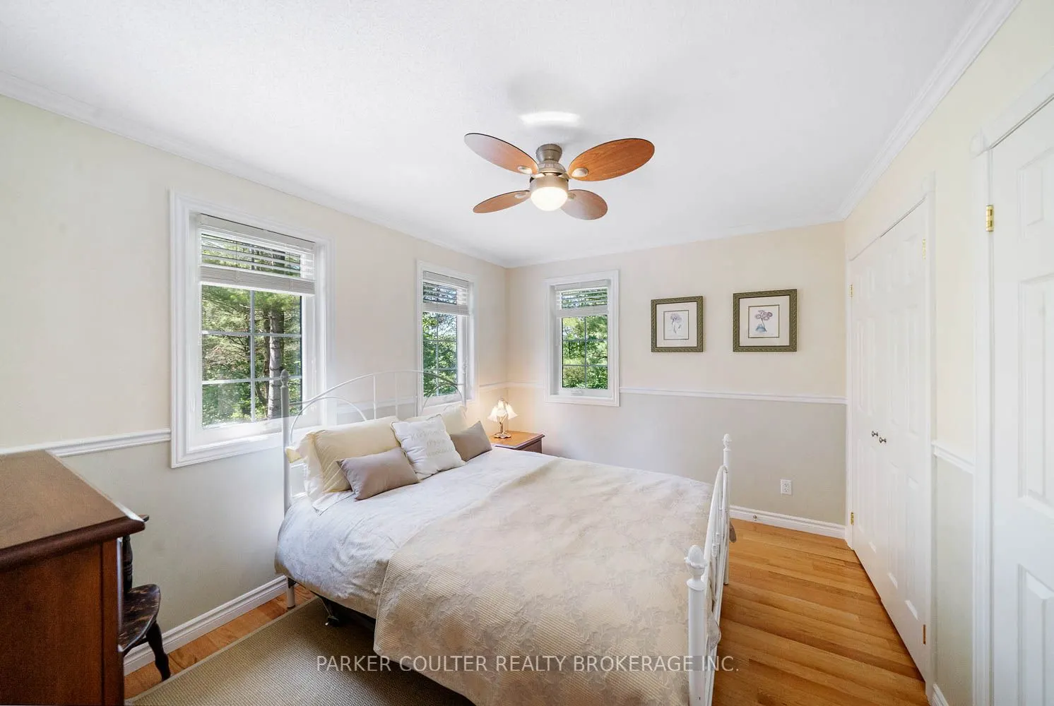 29 Robert Boulevard