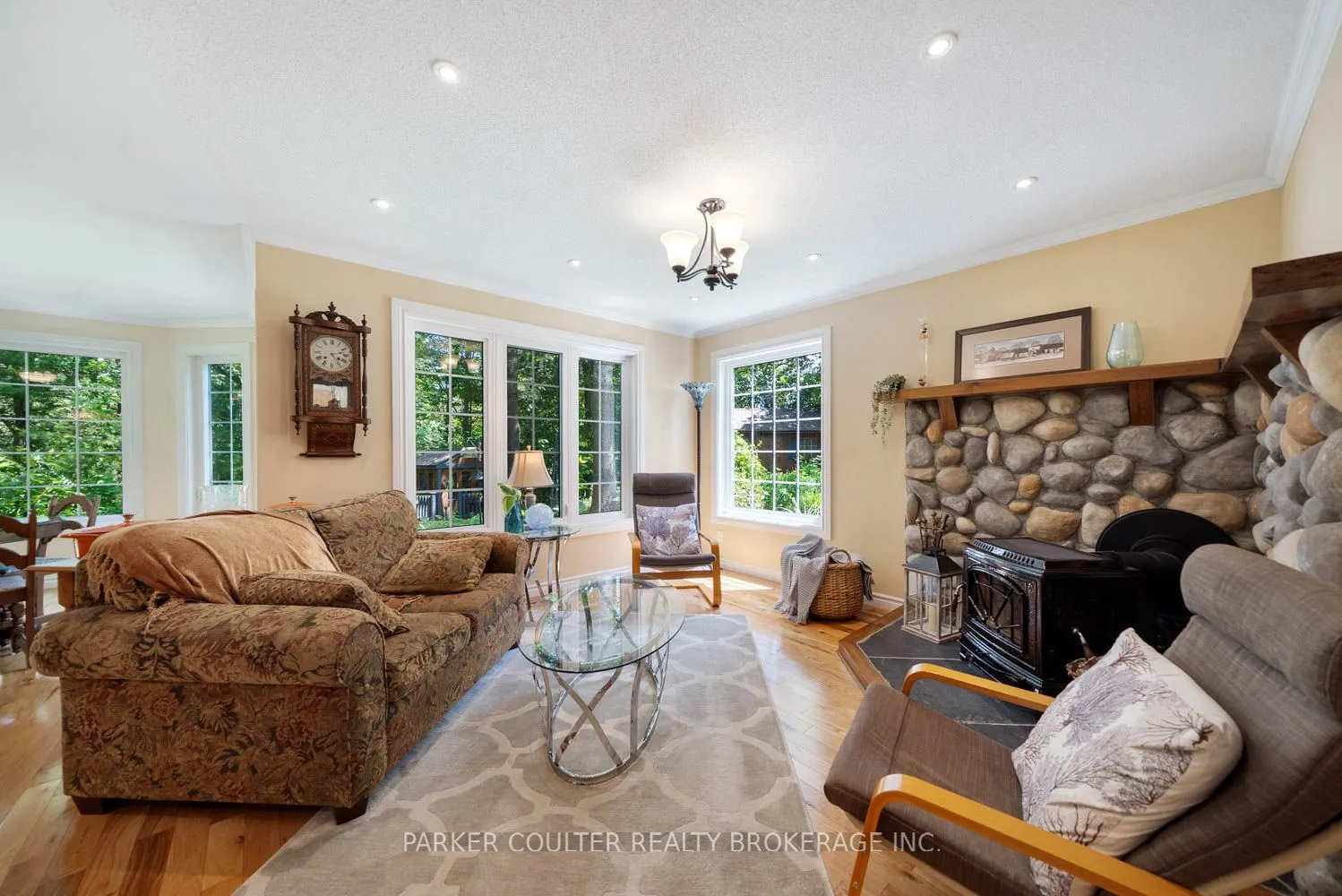 29 Robert Boulevard