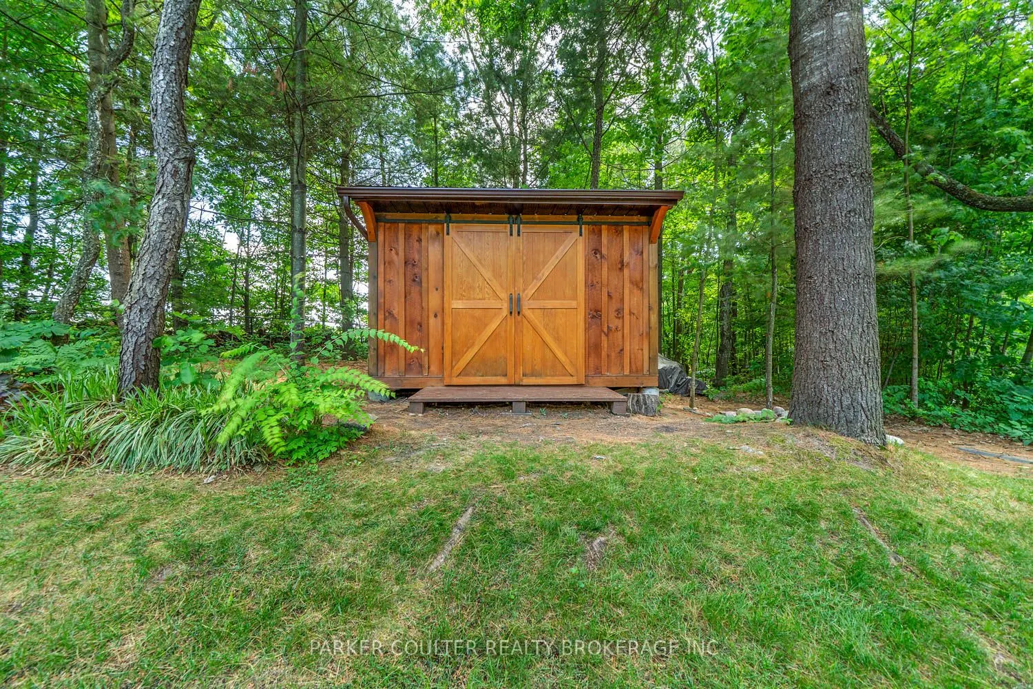 29 Robert Boulevard