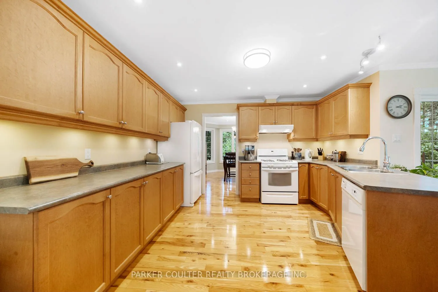 29 Robert Boulevard