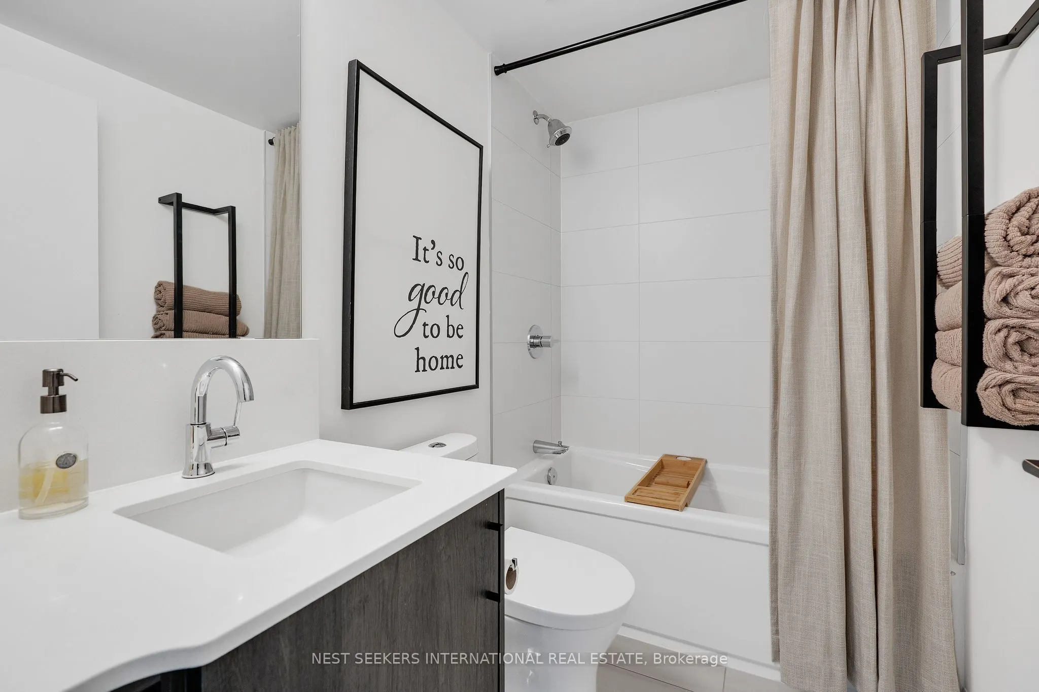 681 Yonge Street, #404