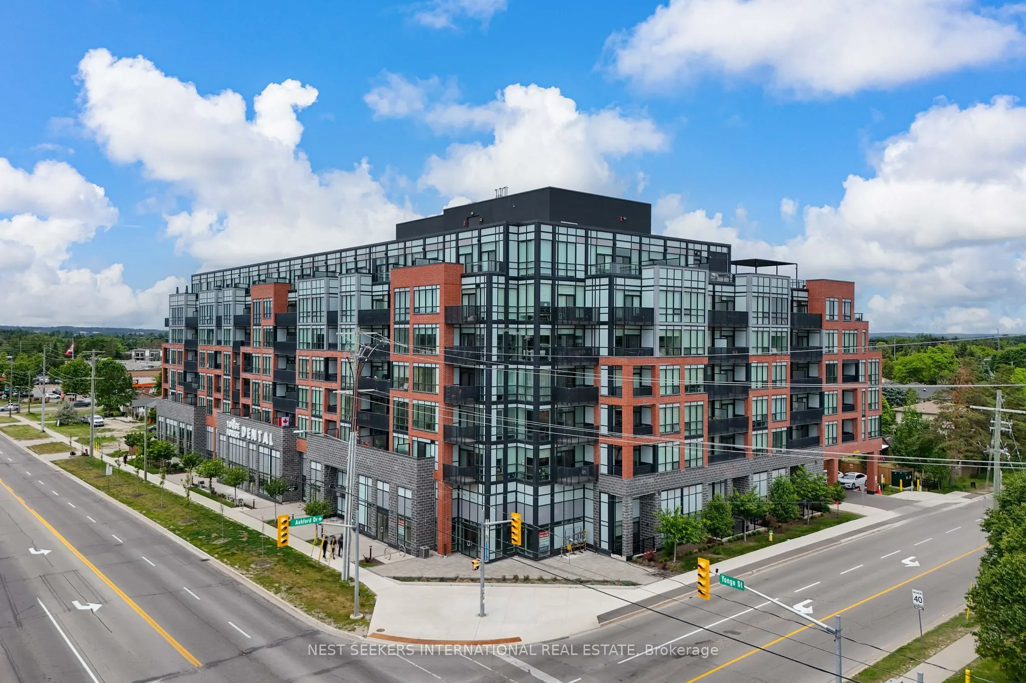 681 Yonge Street, #404