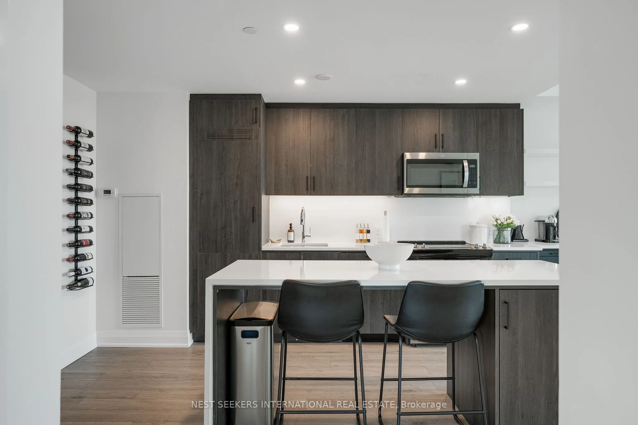 681 Yonge Street, #404