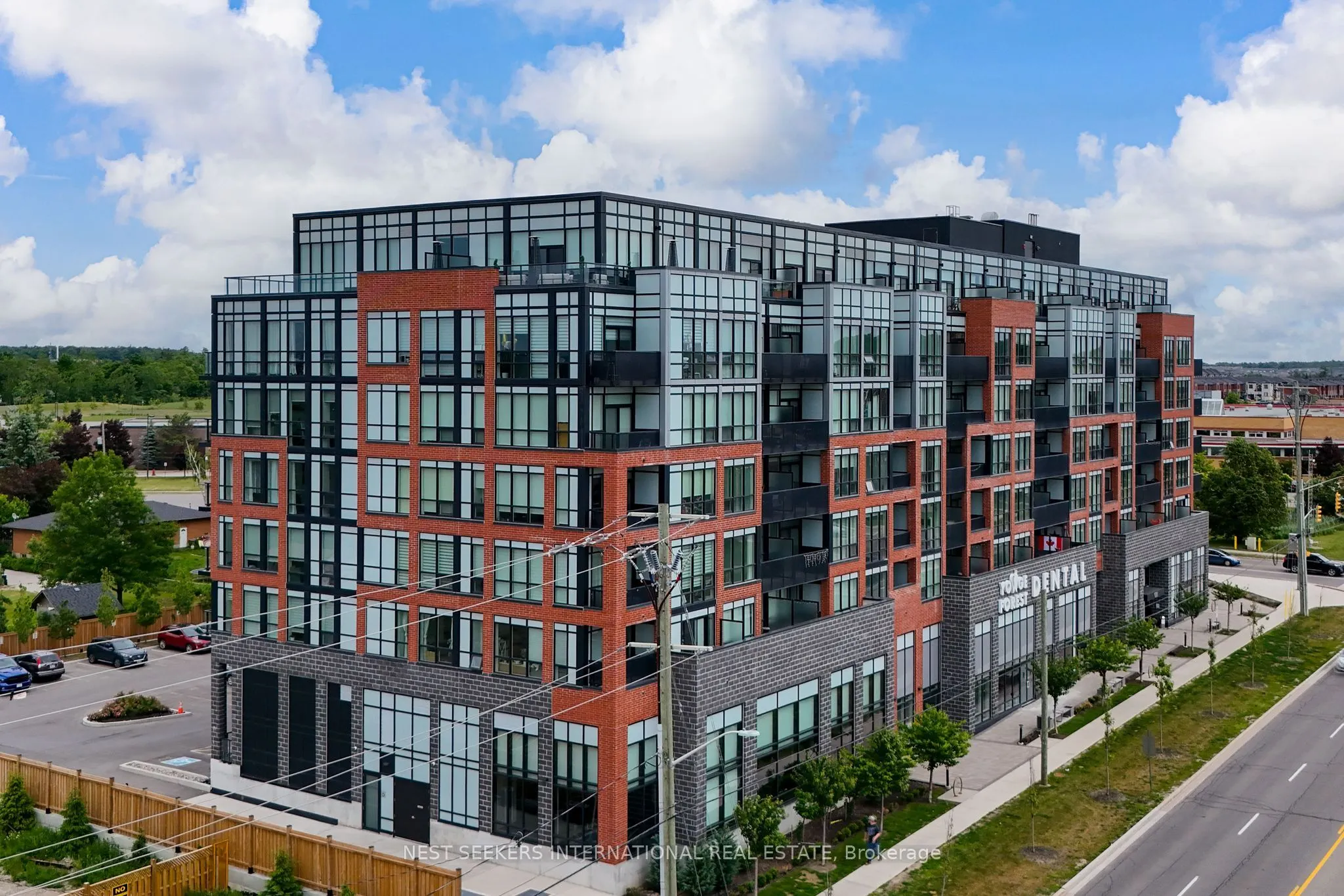 681 Yonge Street, #404