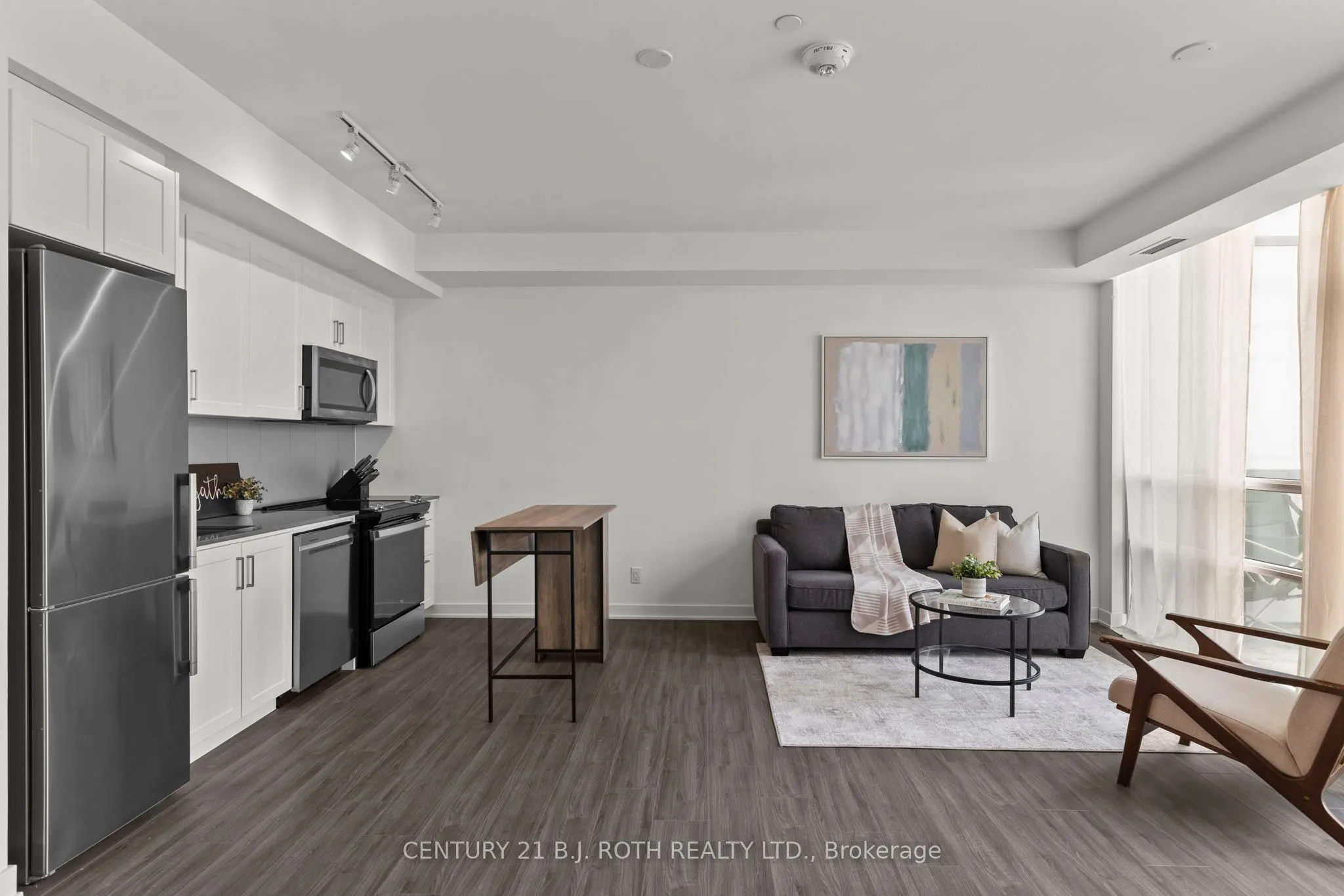PH 681 YONGE Street, #720