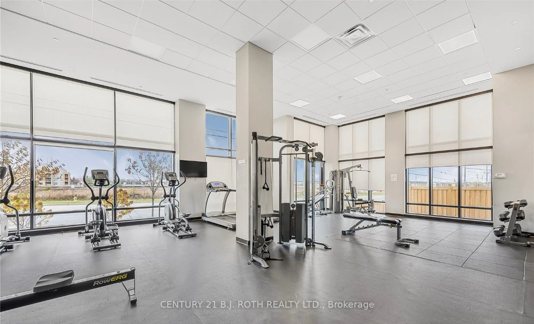 PH 681 YONGE Street, #720