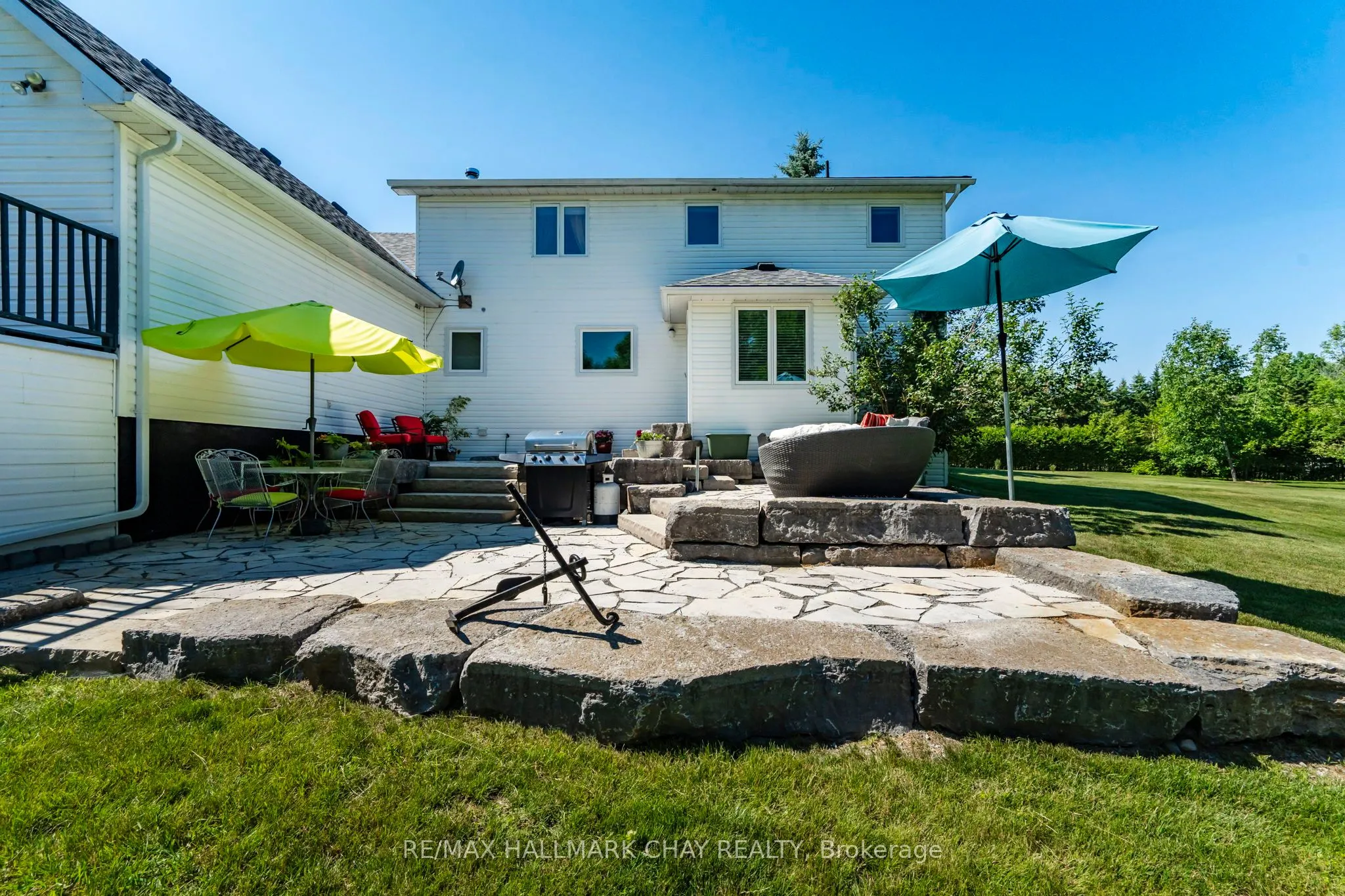 403 Moonstone Road E