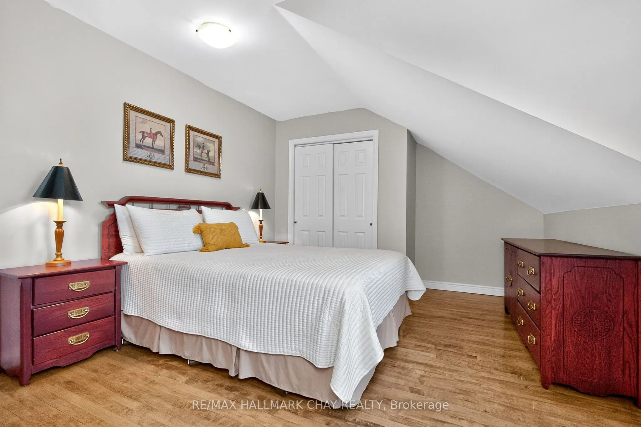 403 Moonstone Road E