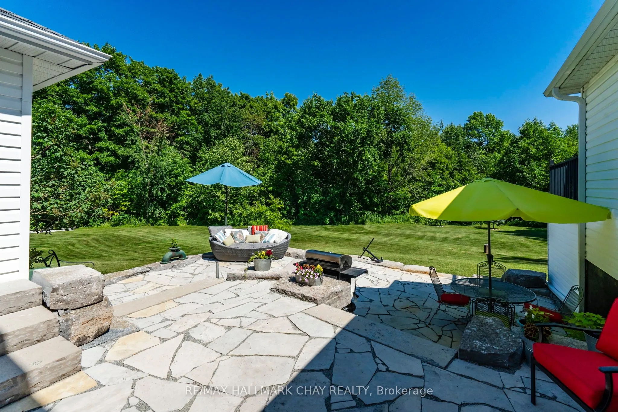 403 Moonstone Road E