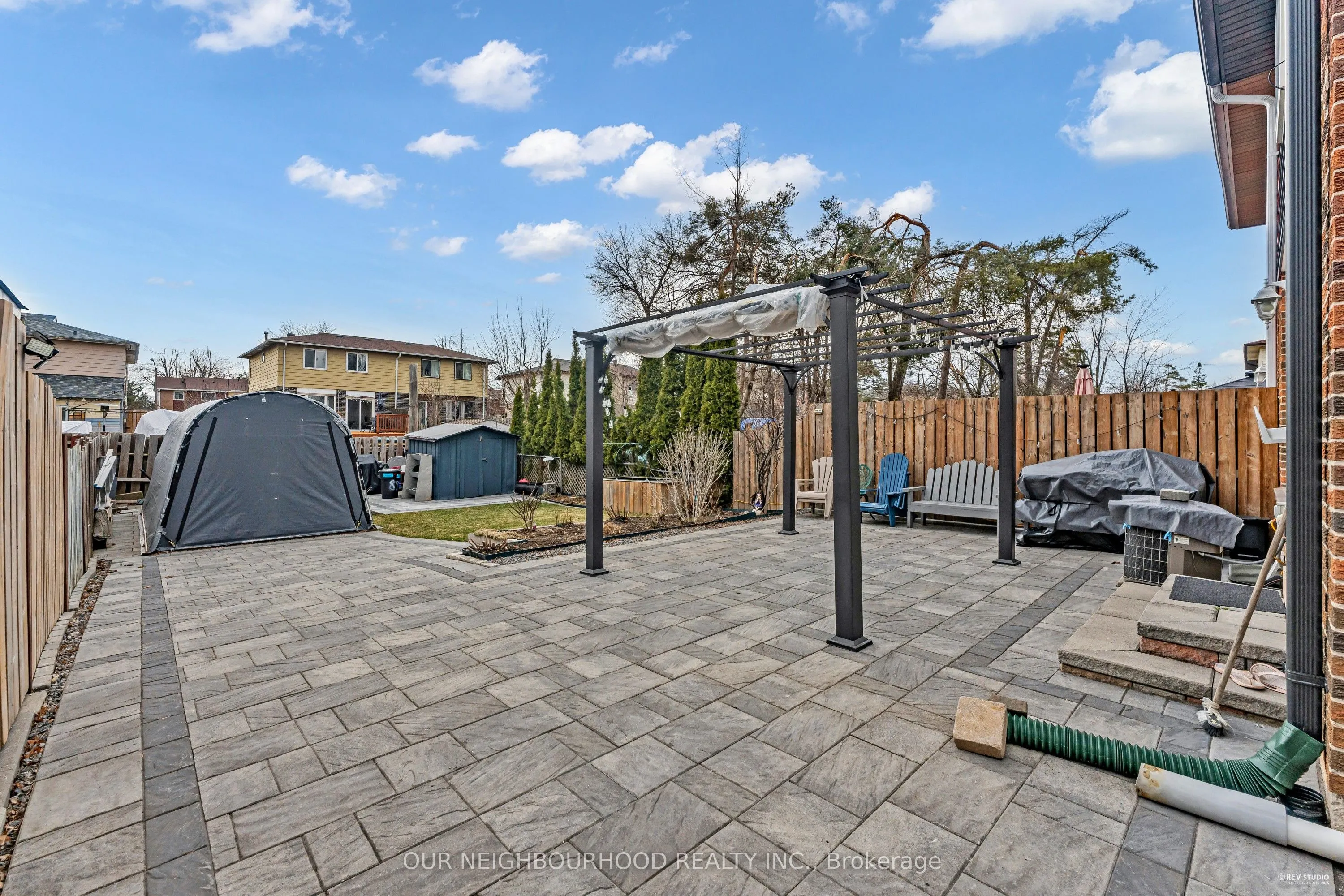 89 Chaucer Crescent