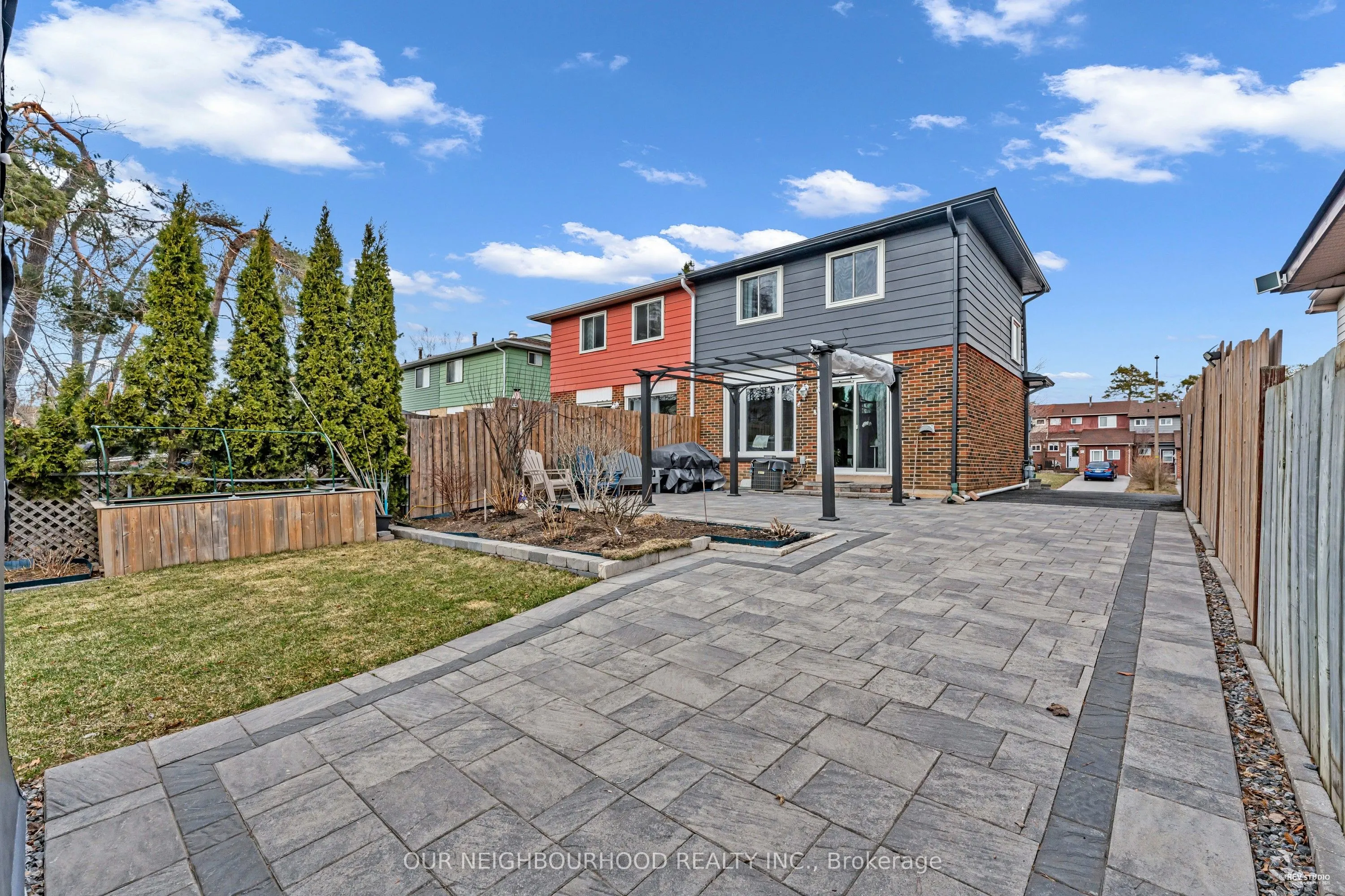 89 Chaucer Crescent
