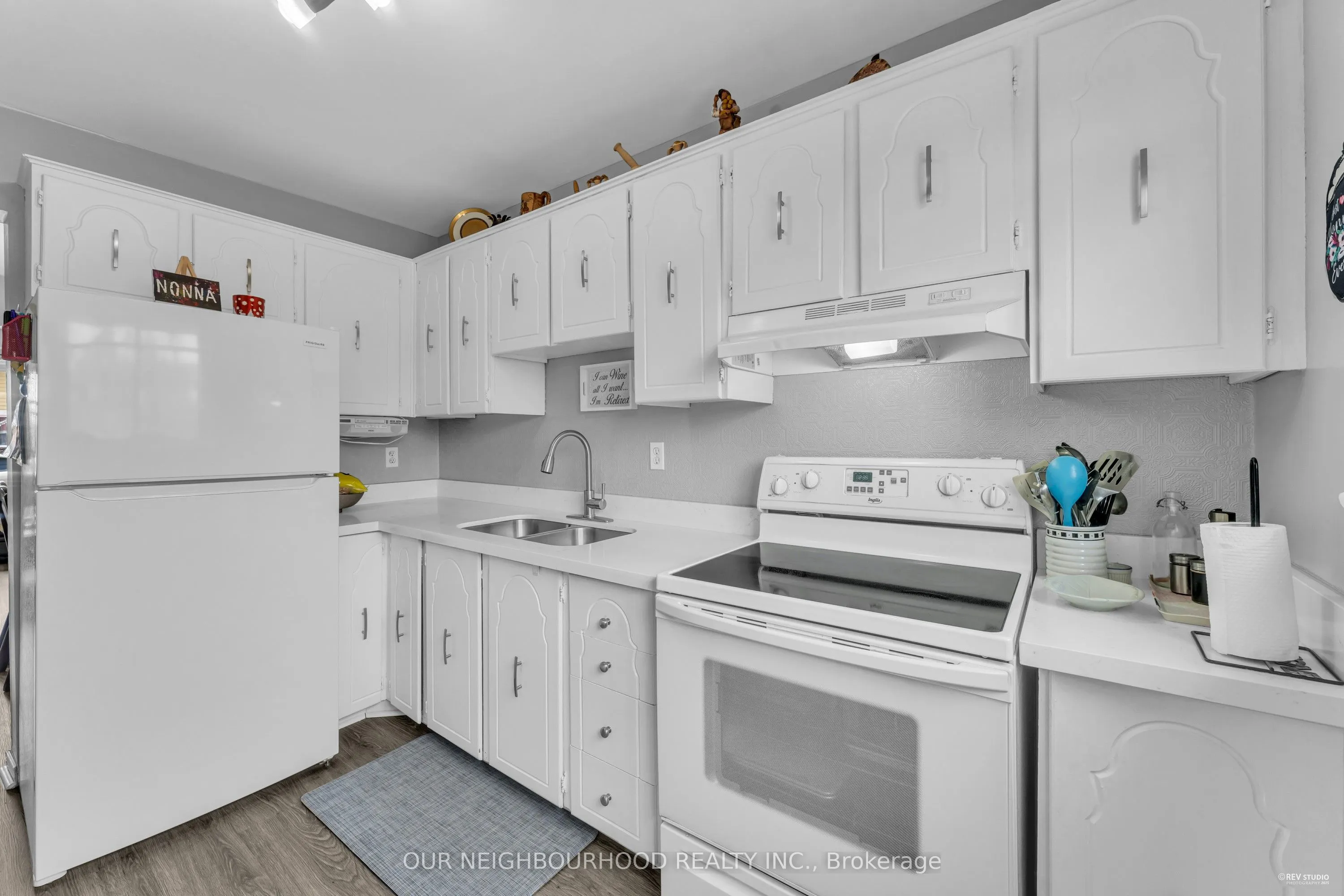 89 Chaucer Crescent