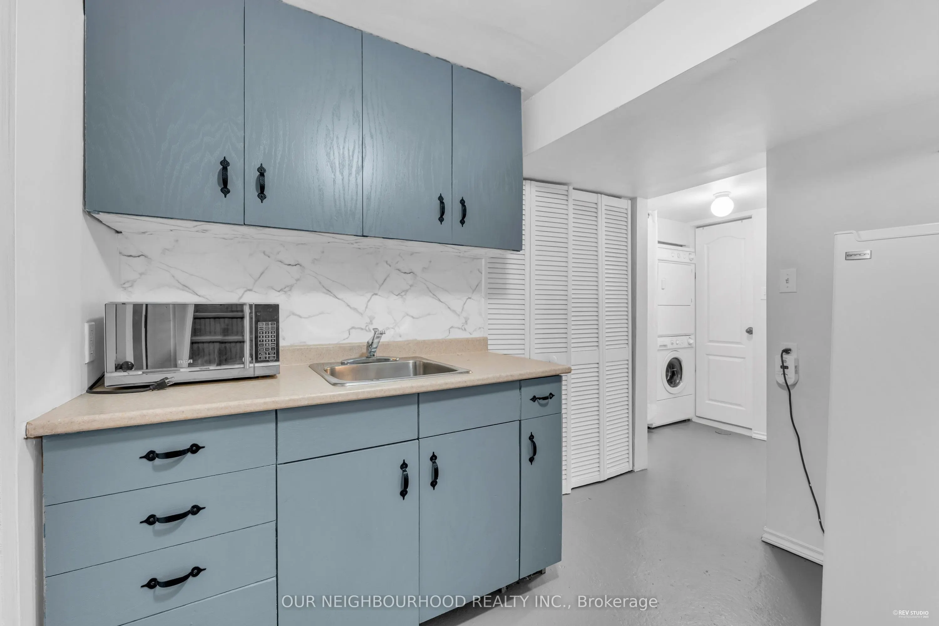 89 Chaucer Crescent