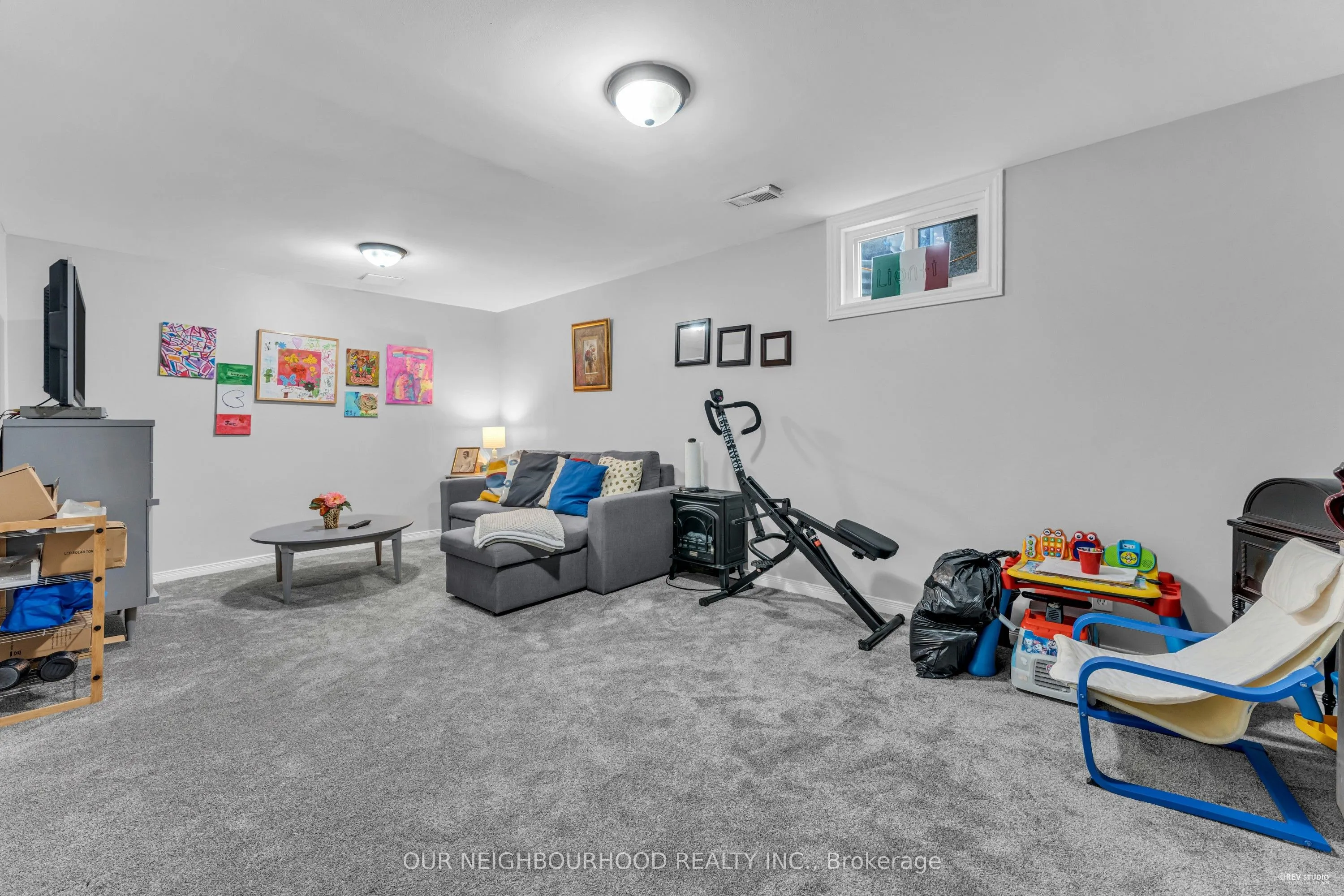 89 Chaucer Crescent