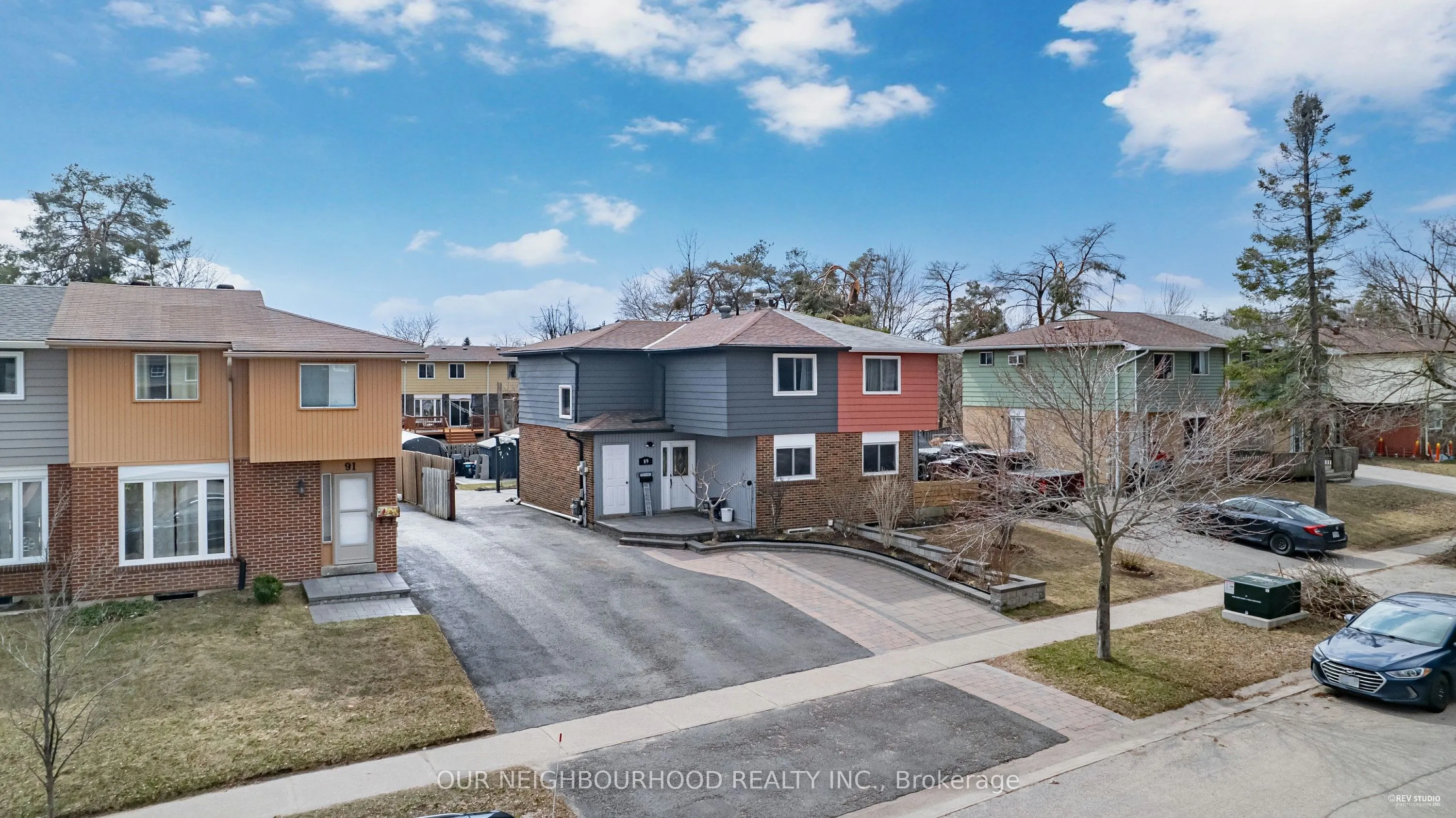 89 Chaucer Crescent