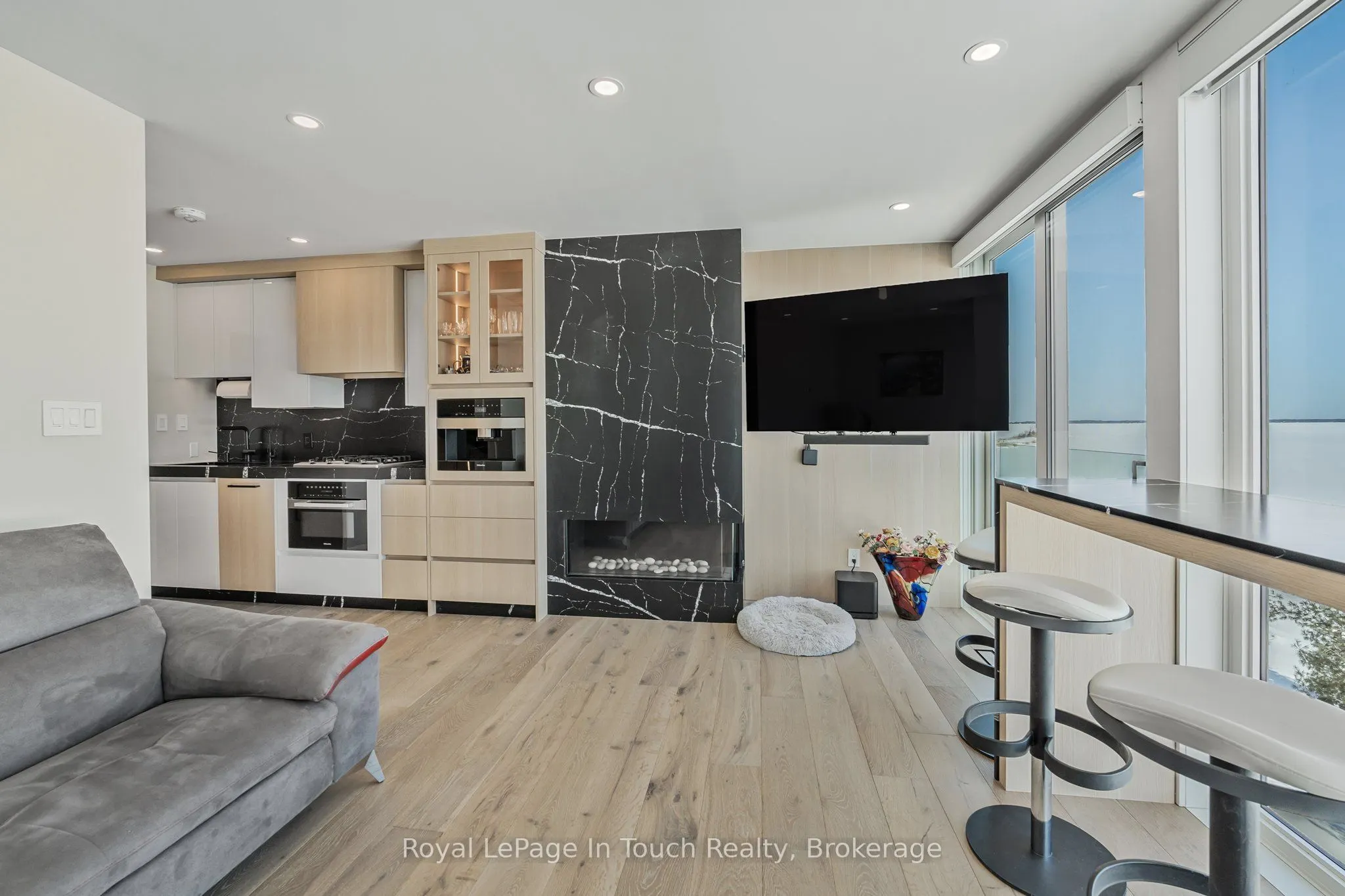 17 Swan Lane