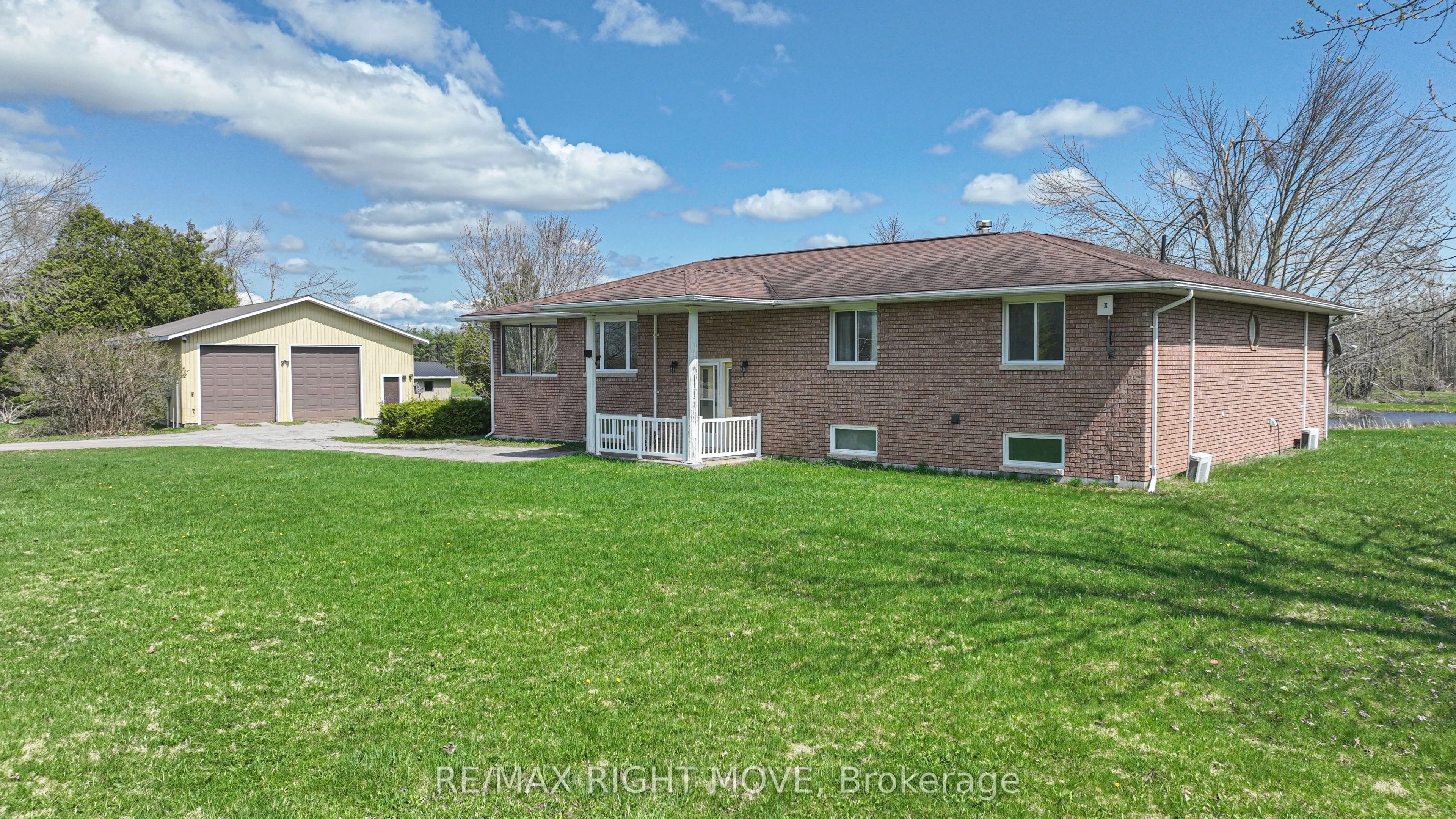 2723 Monck Road