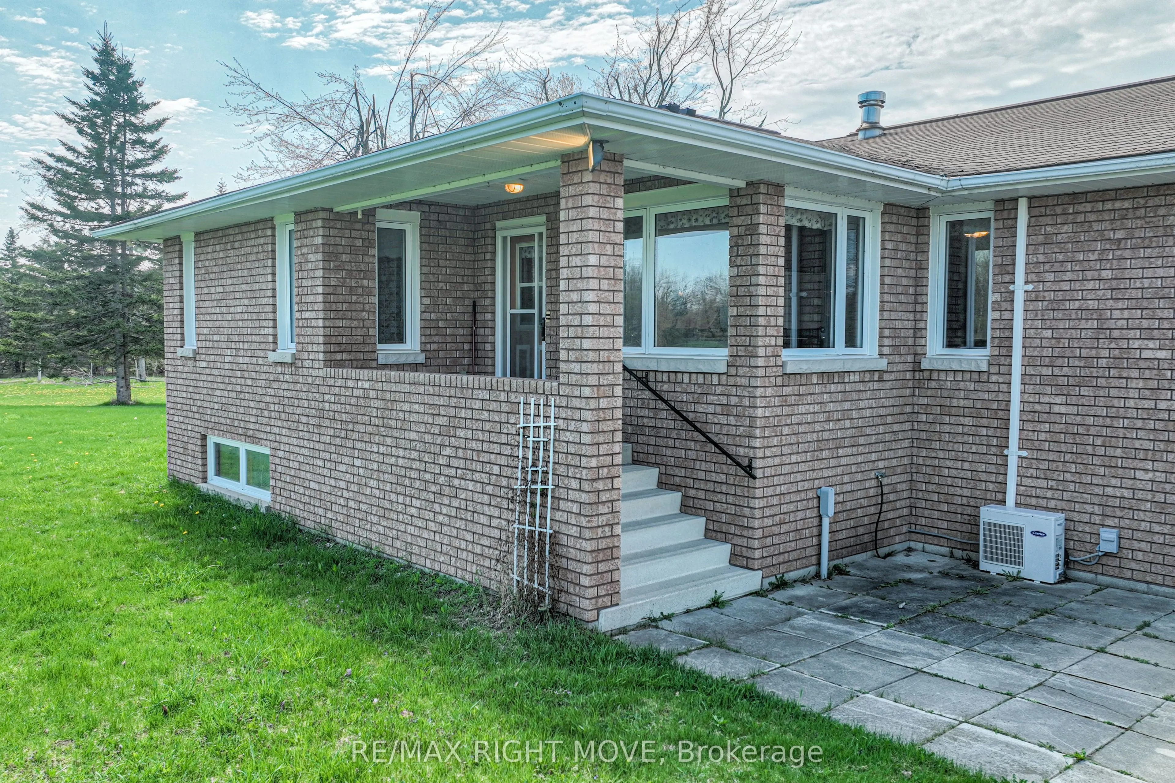 2723 Monck Road