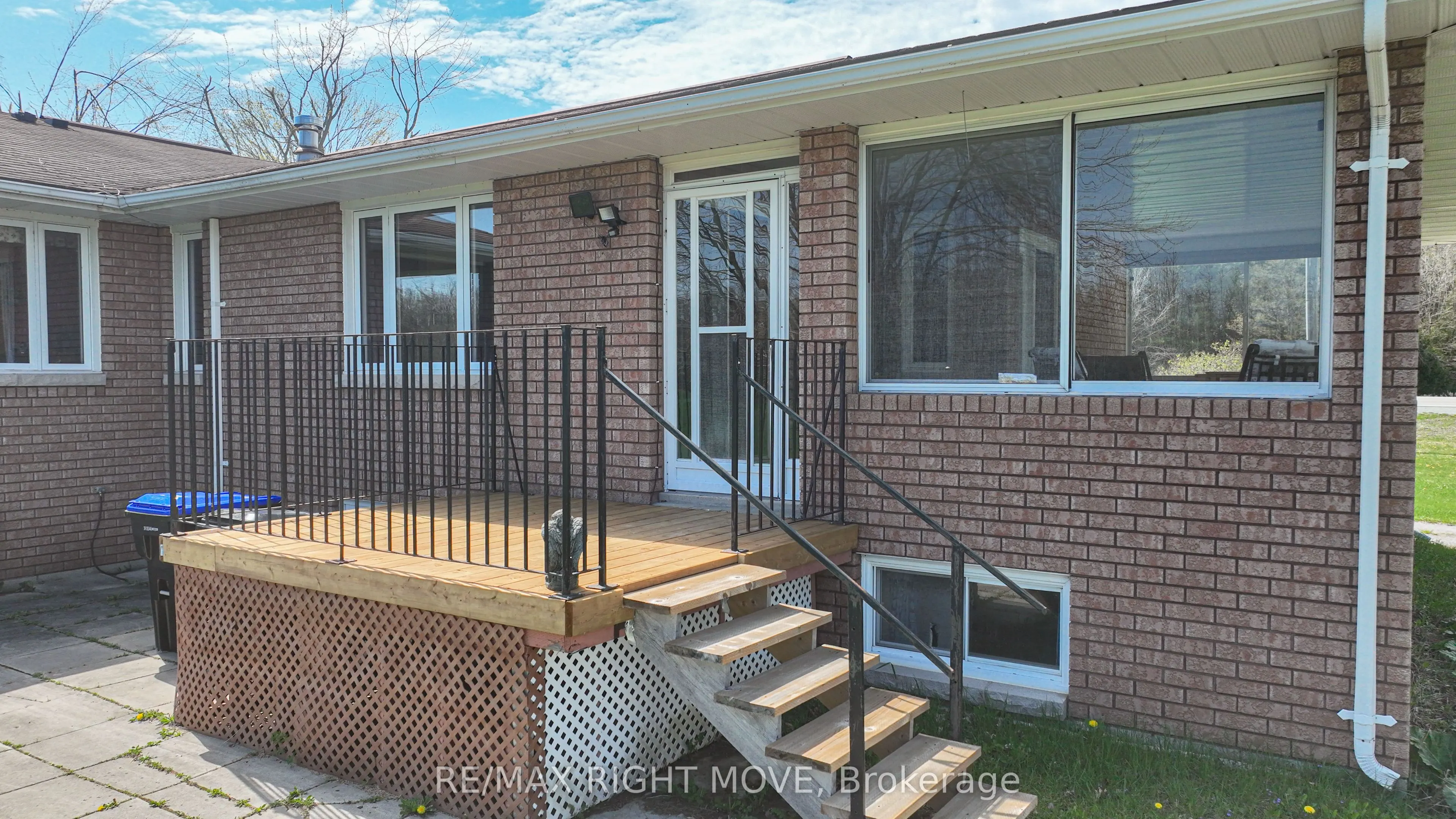 2723 Monck Road
