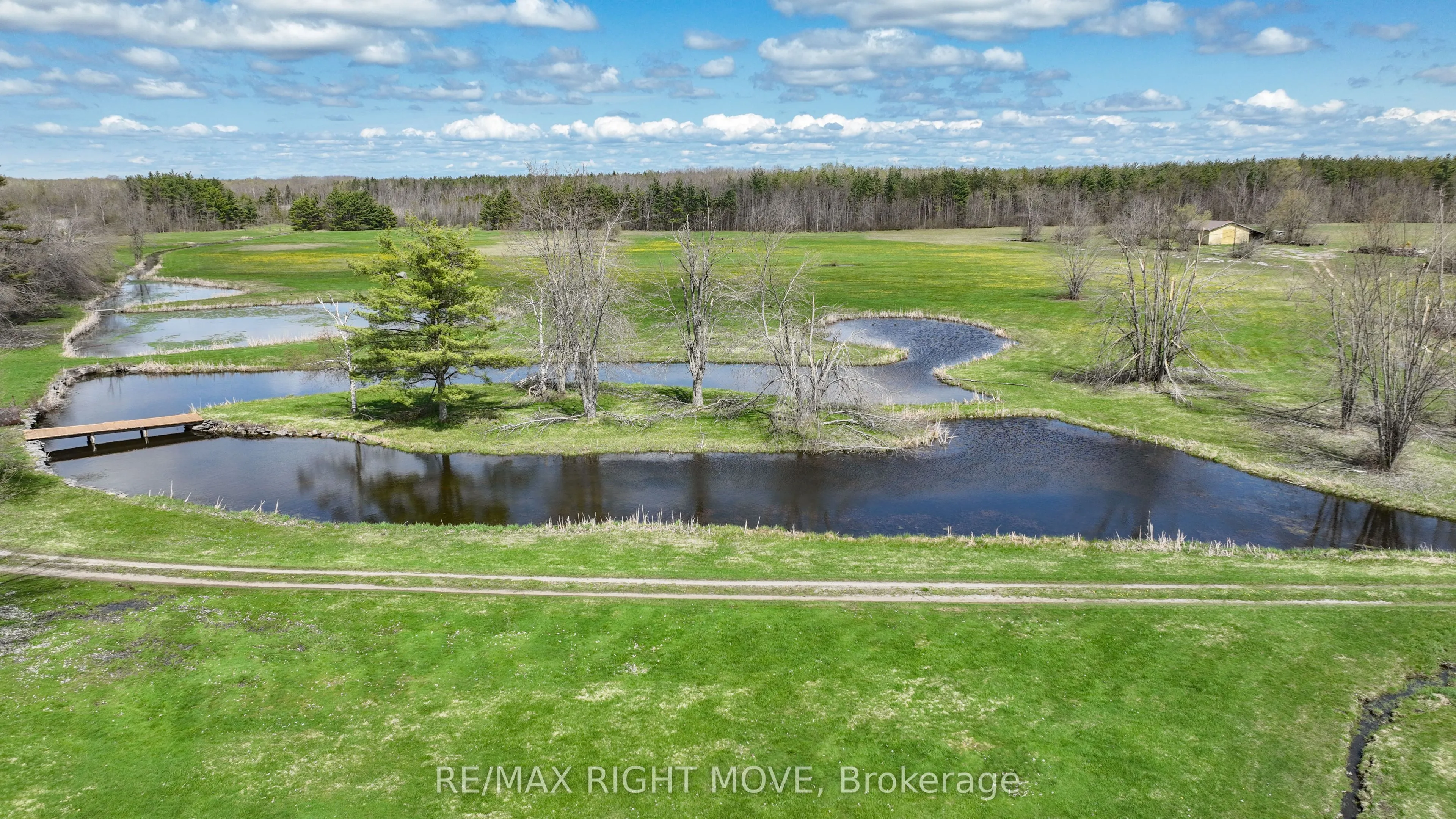 2723 Monck Road