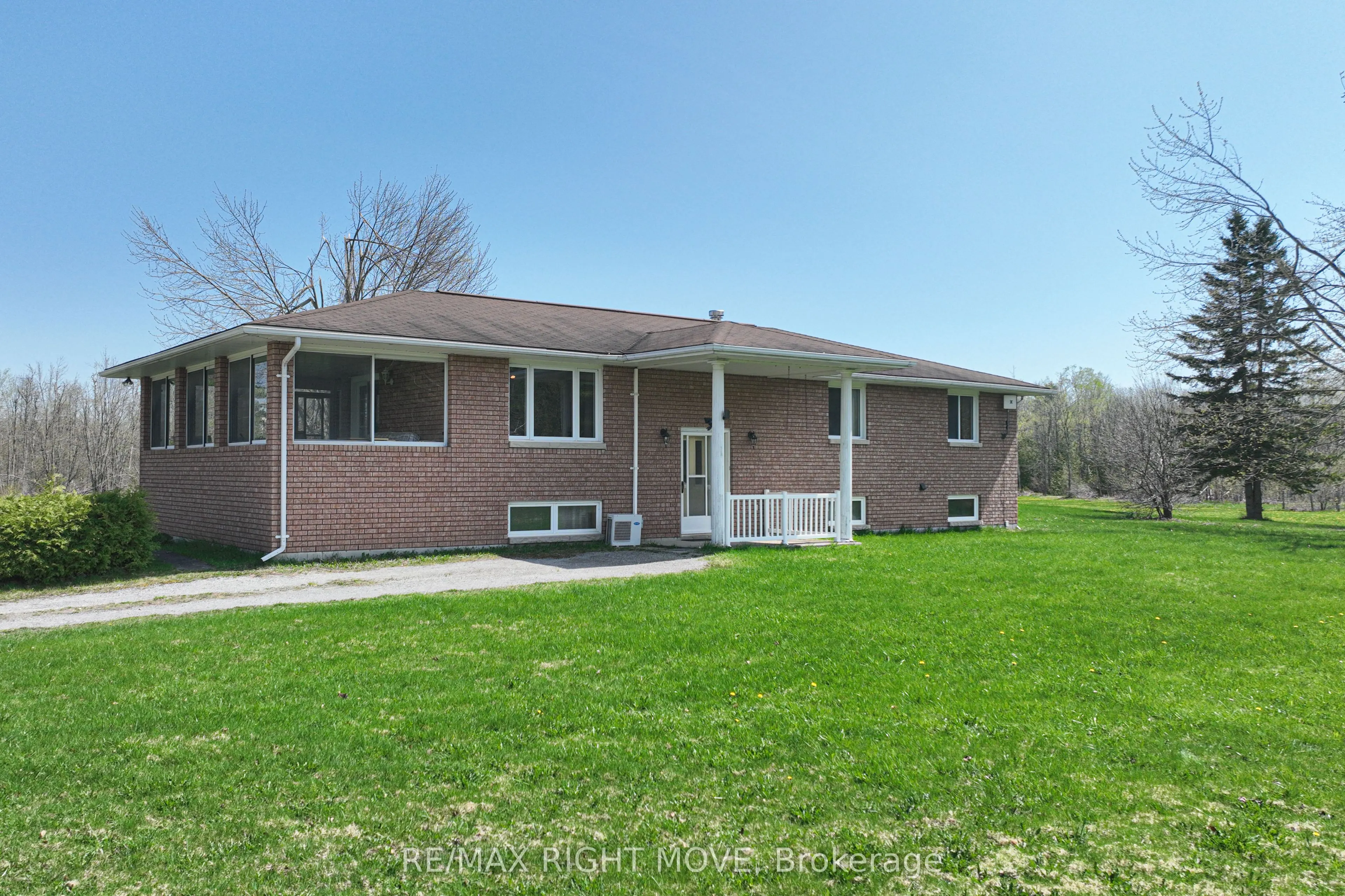 2723 Monck Road