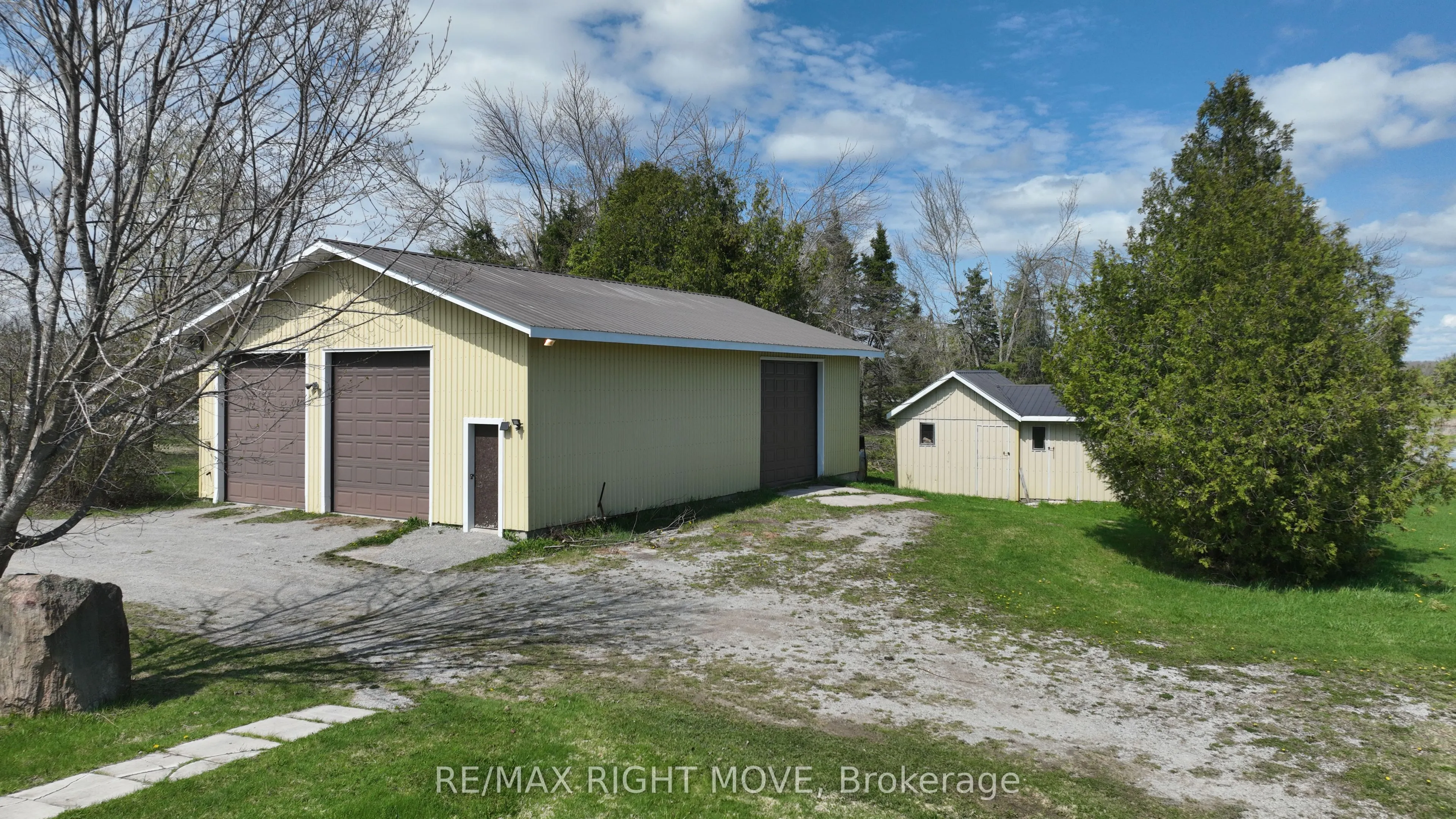 2723 Monck Road