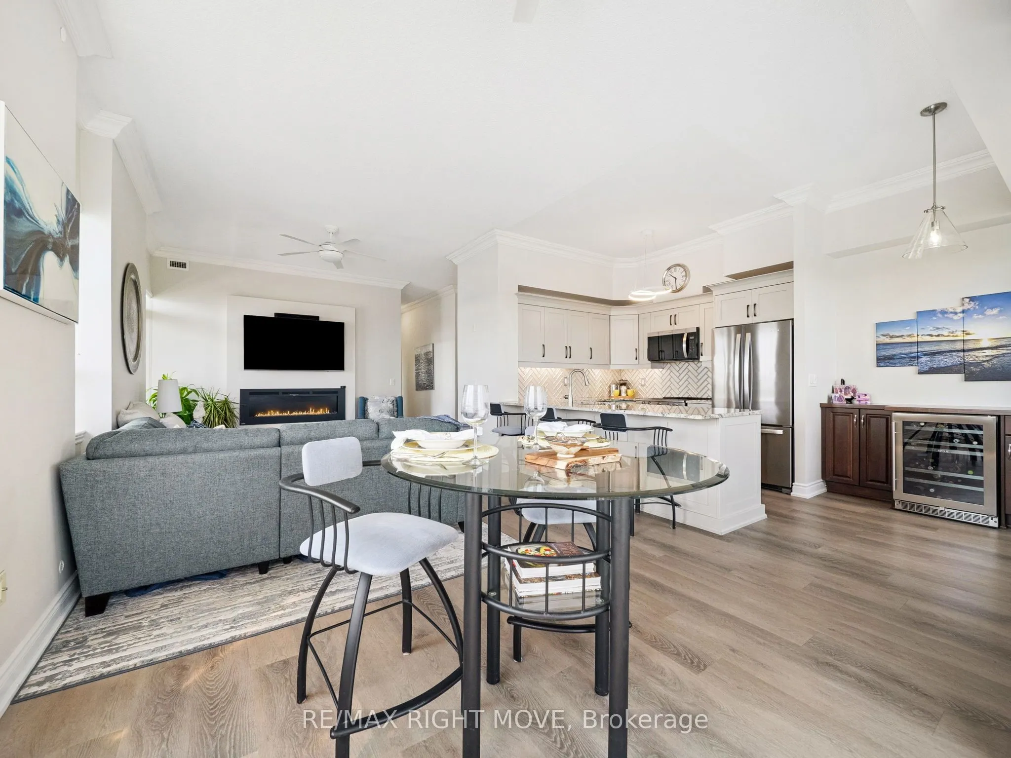 354 Atherley Road, #806