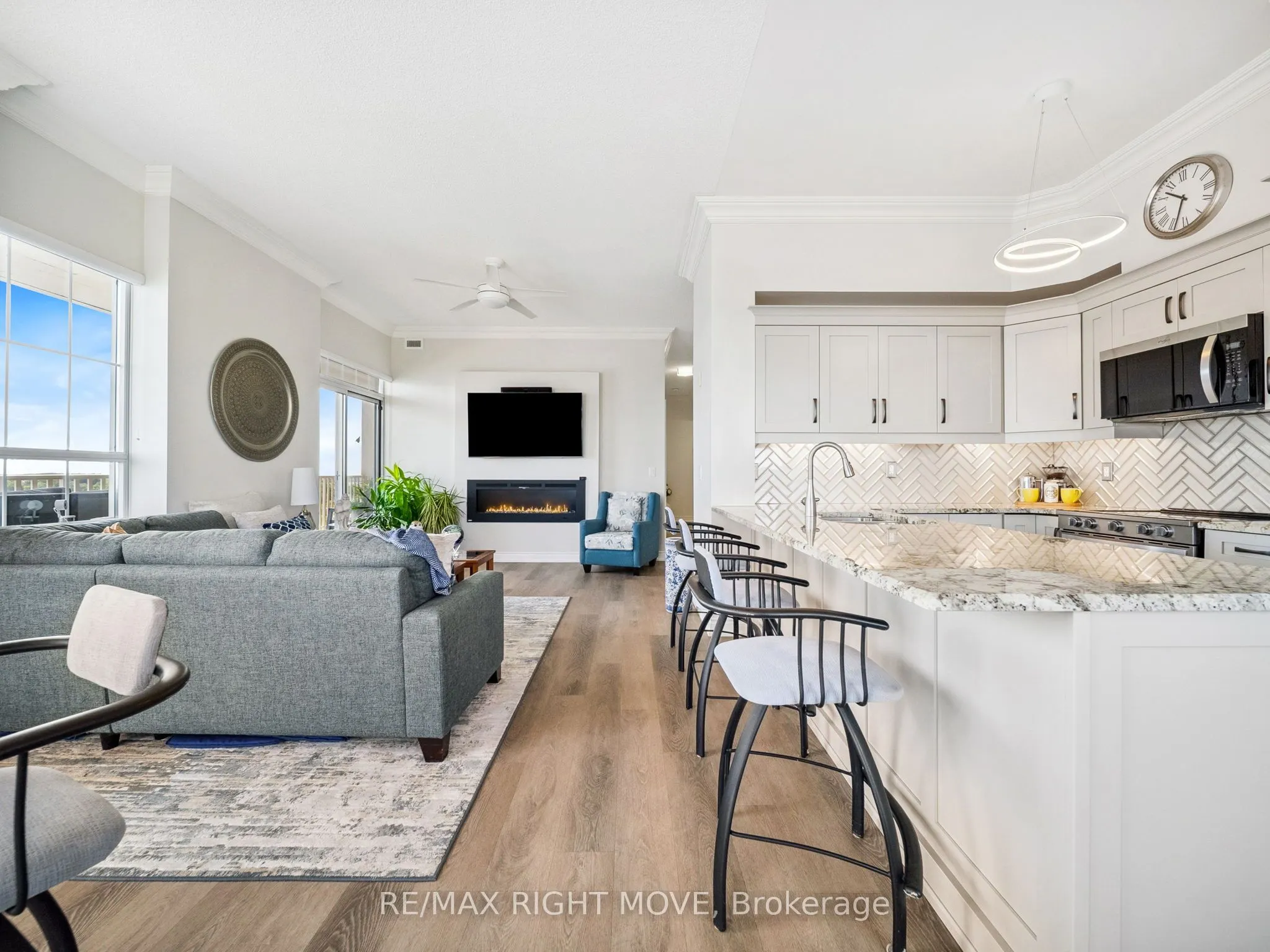 354 Atherley Road, #806