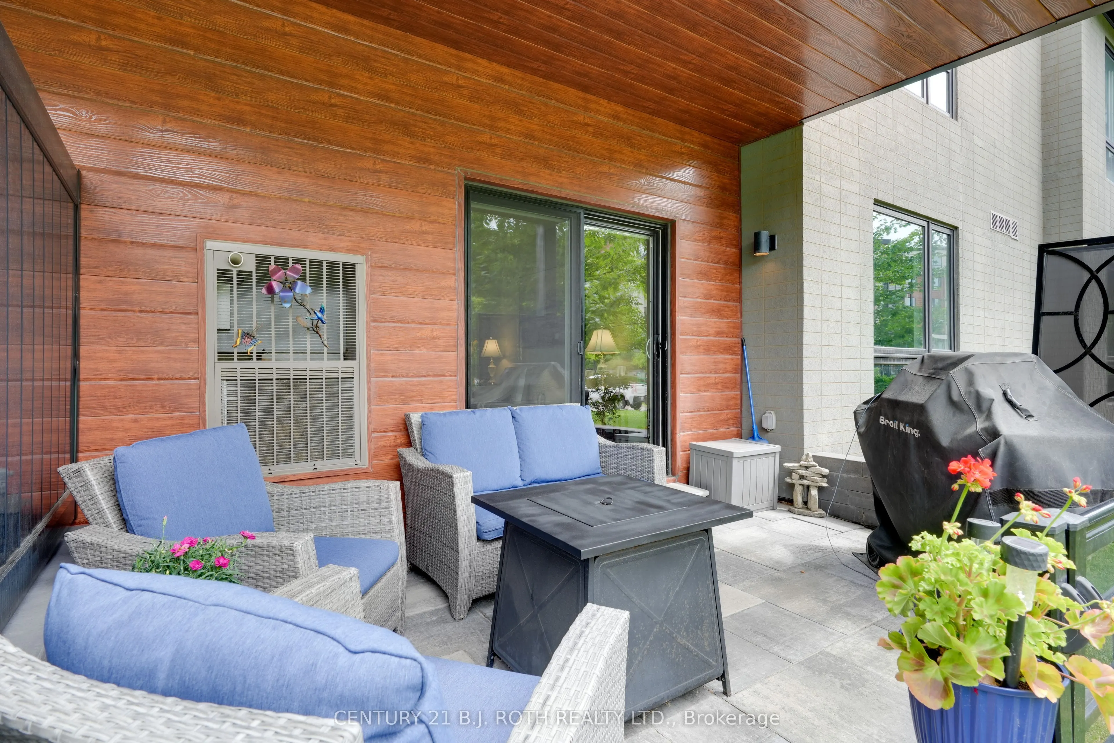 306 Essa Road, #112