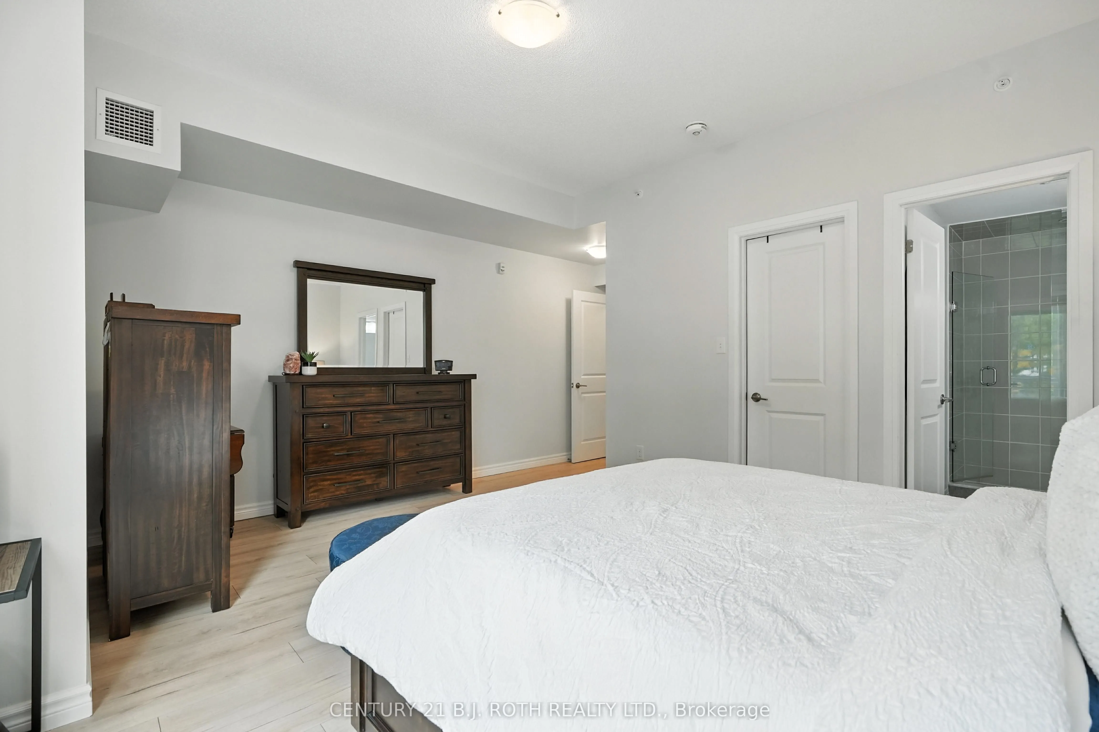 306 Essa Road, #112