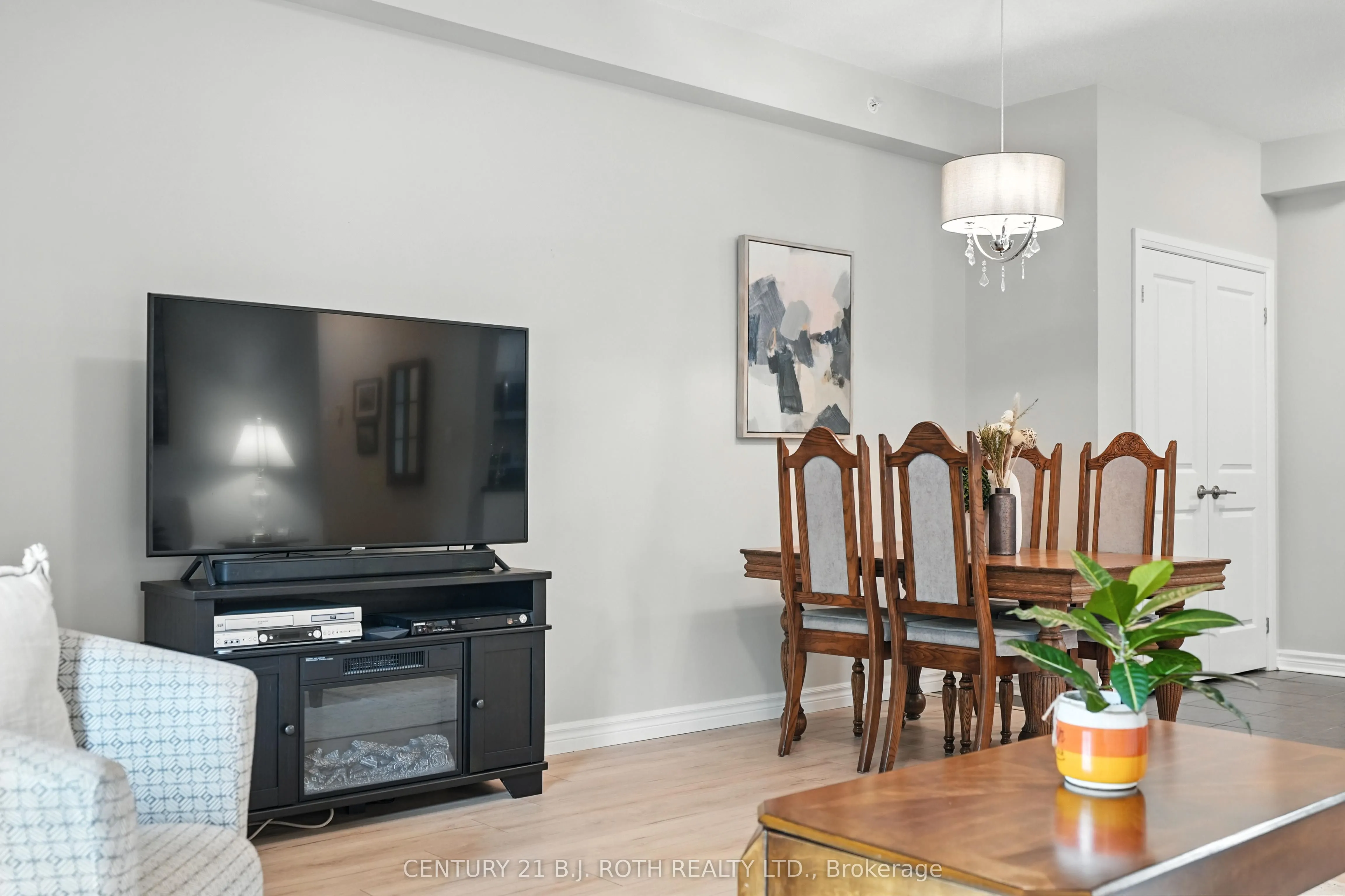 306 Essa Road, #112