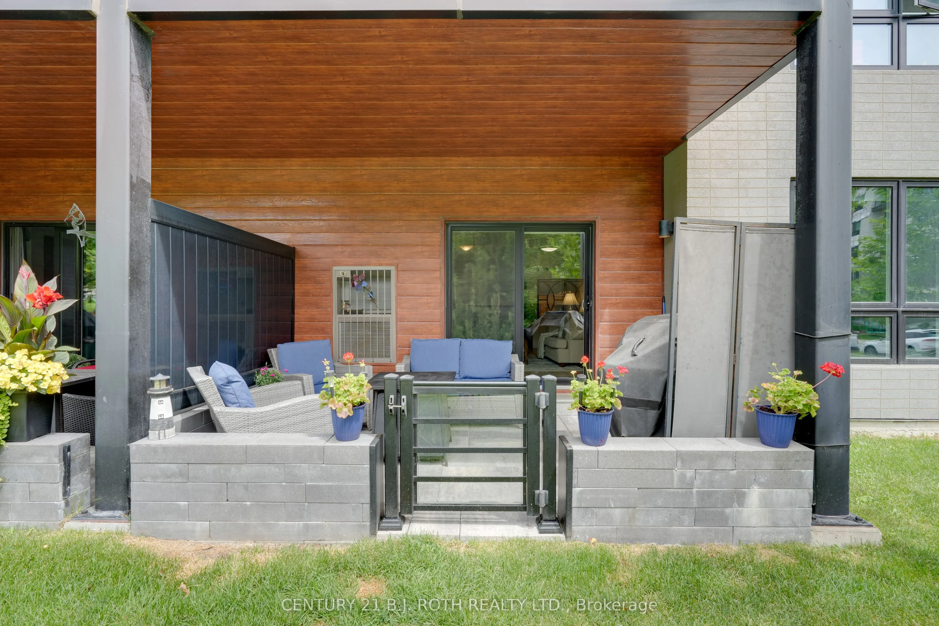 306 Essa Road, #112