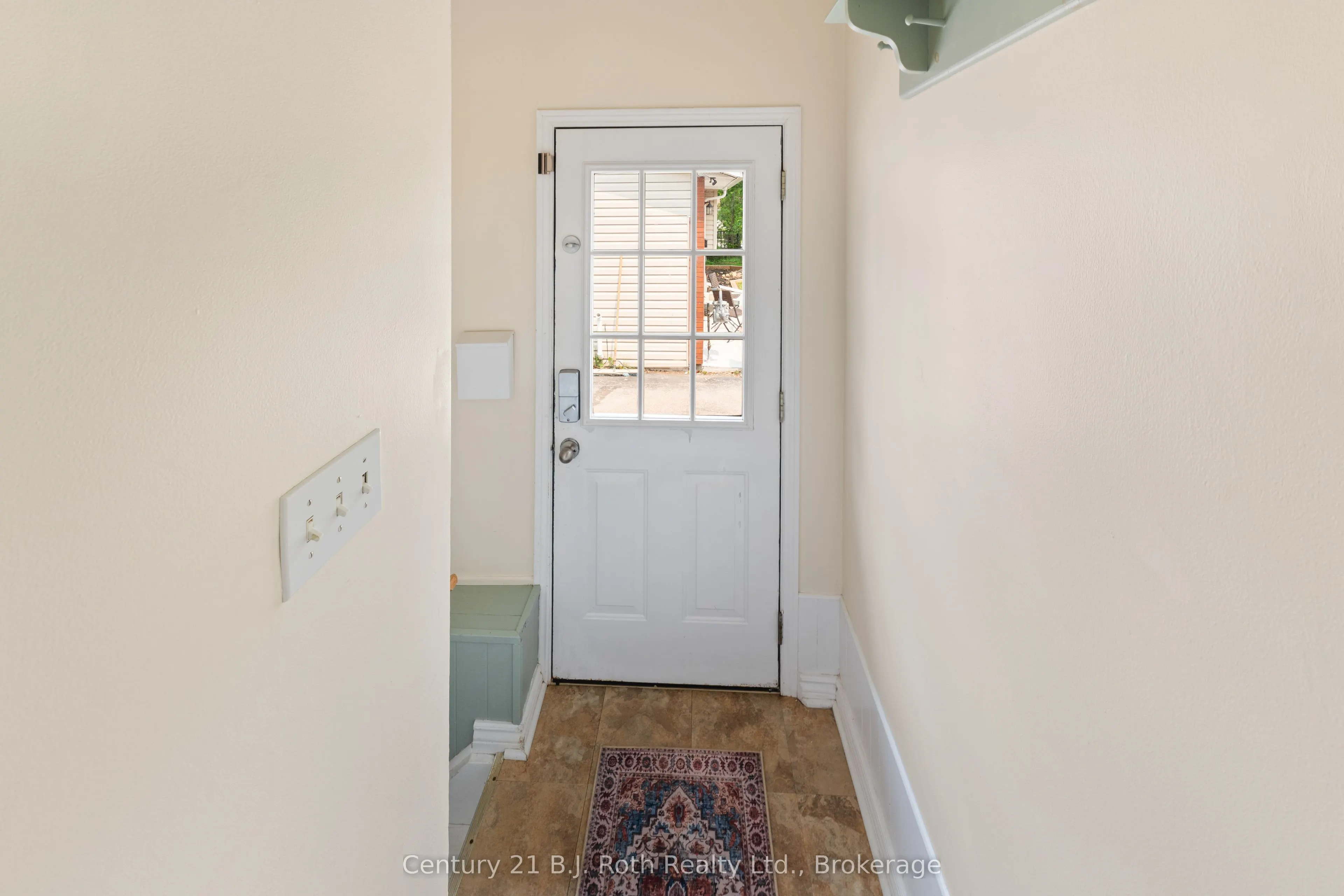 398 Mary Street