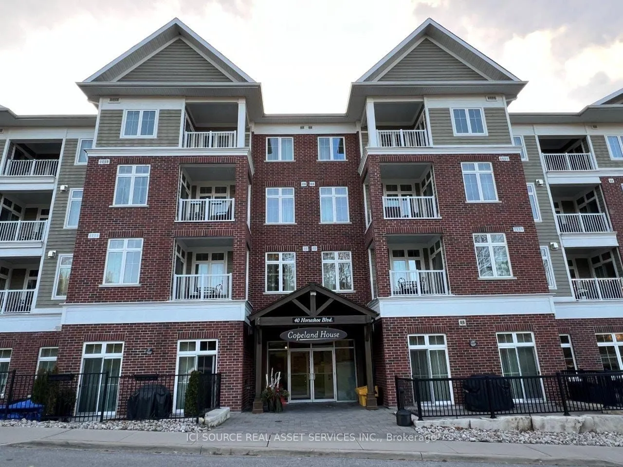 40 Horseshoe Boulevard, #405