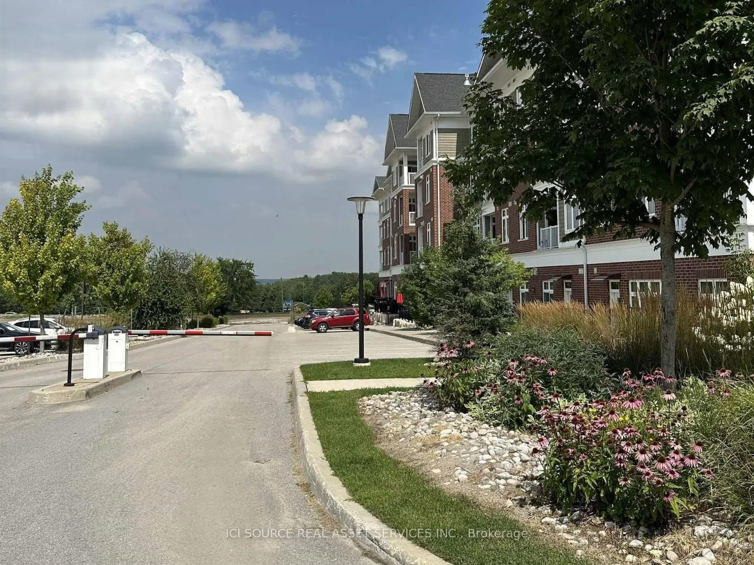 40 Horseshoe Boulevard, #405