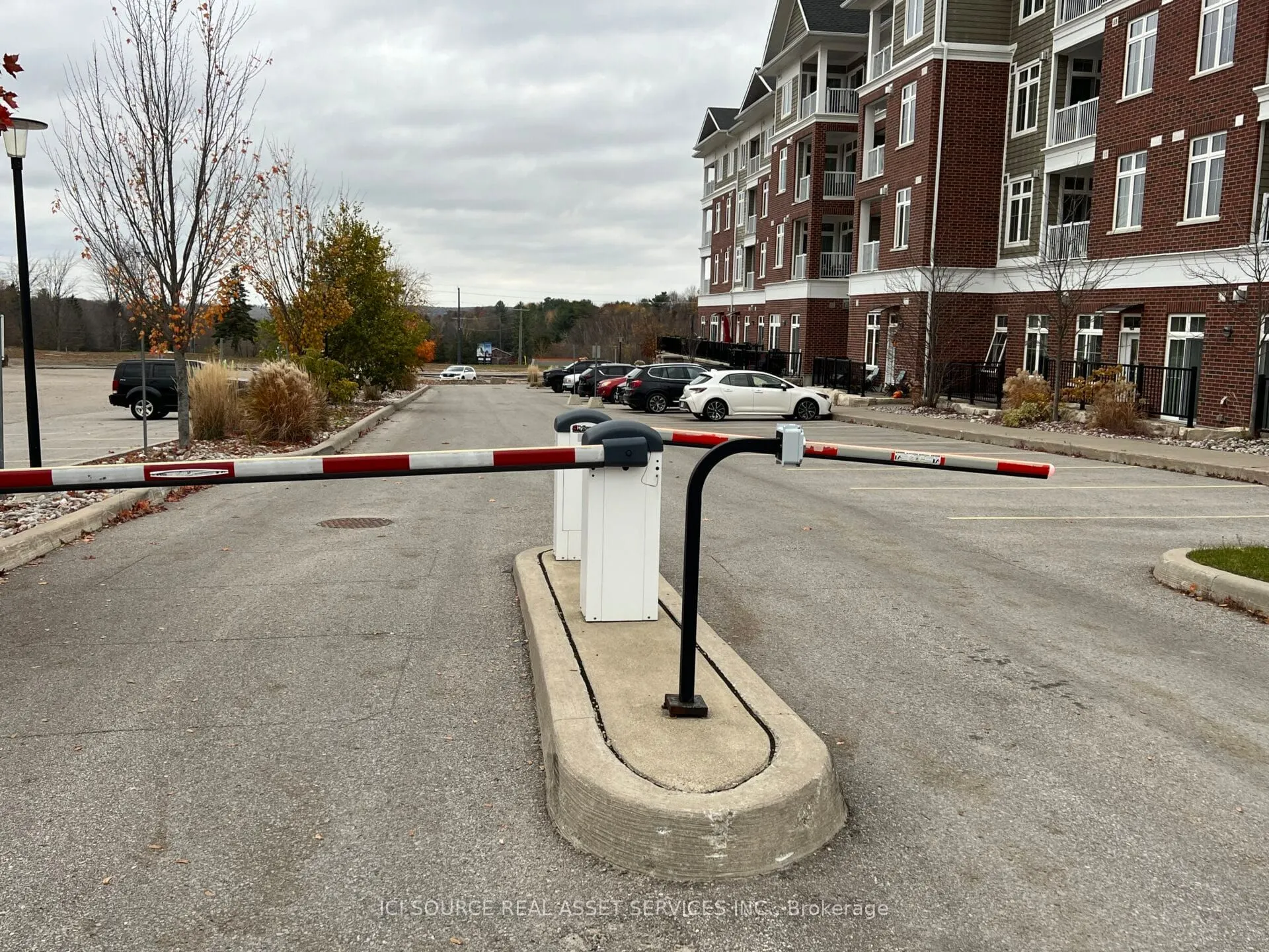 40 Horseshoe Boulevard, #405