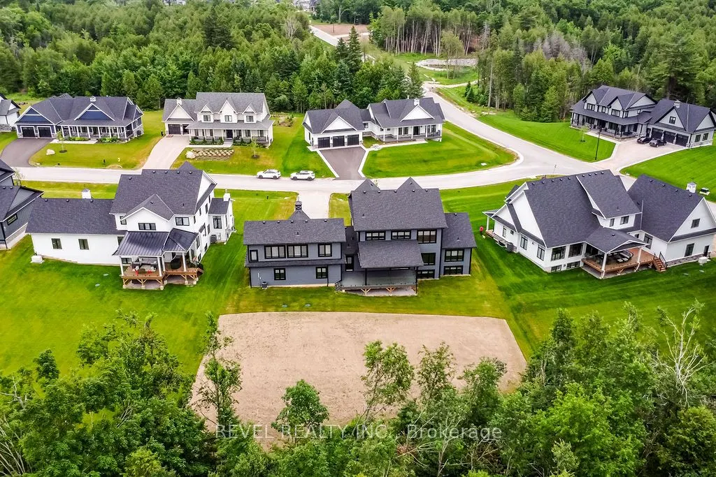 4 Clydesdale Court