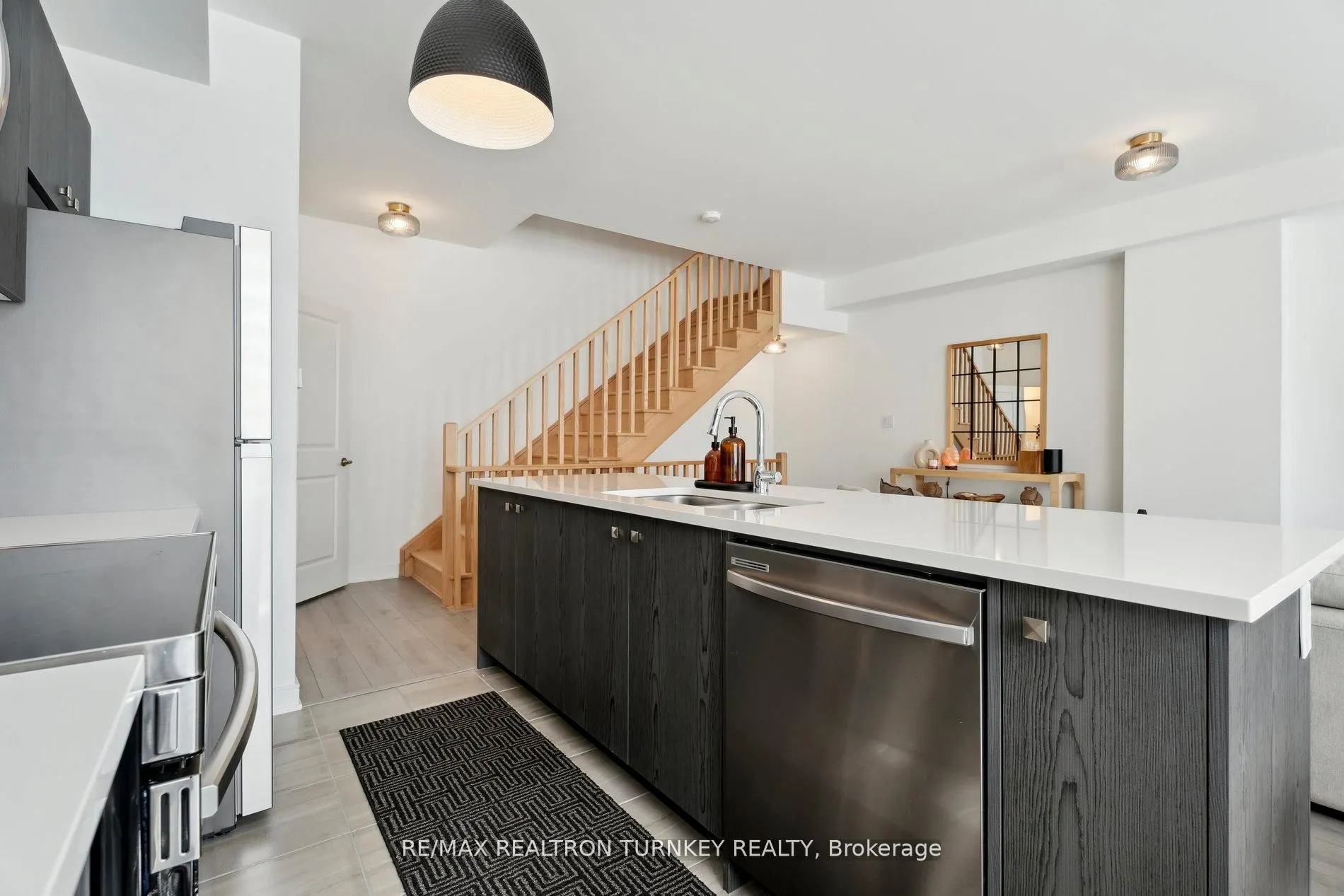 28 Spry Lane
