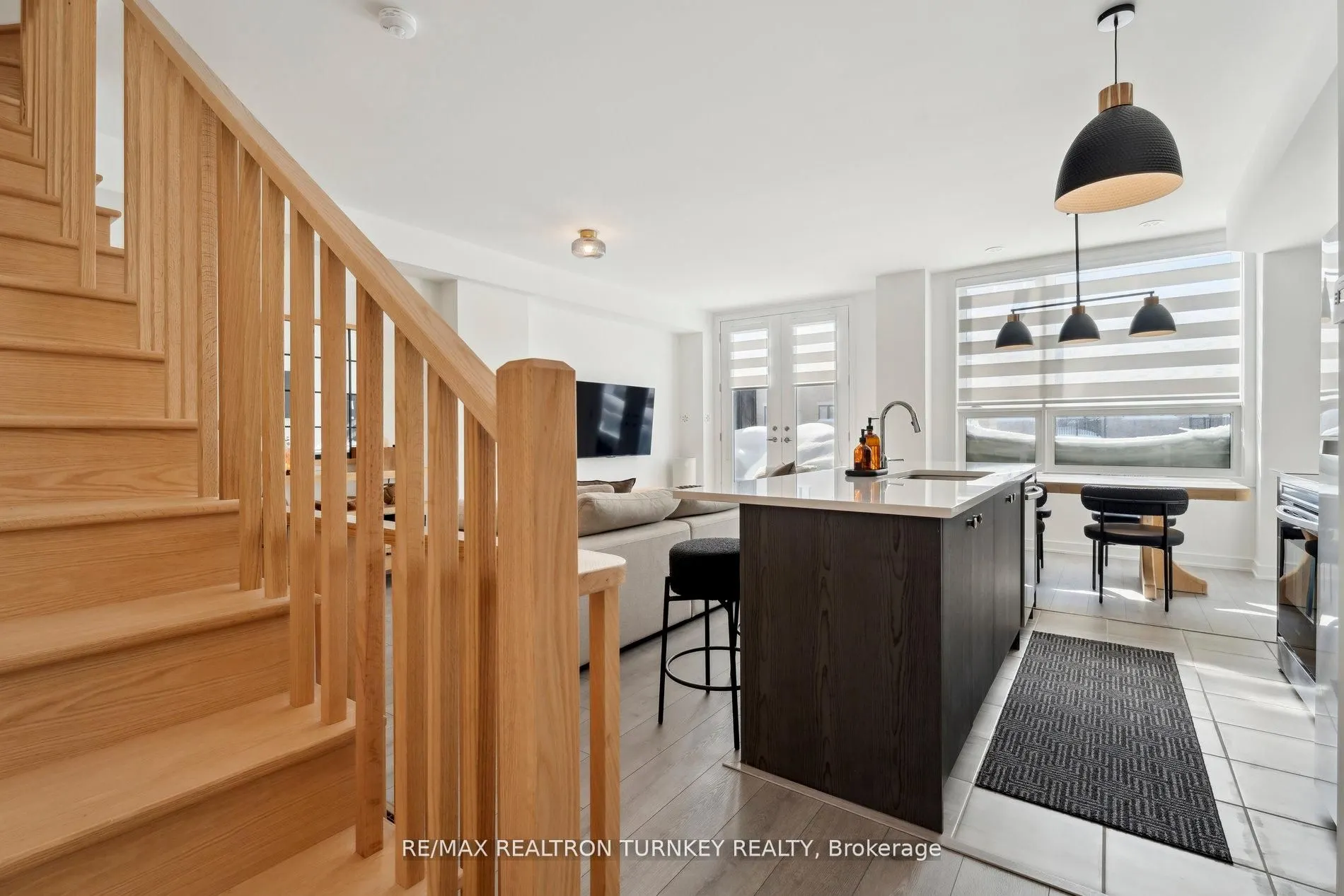 28 Spry Lane