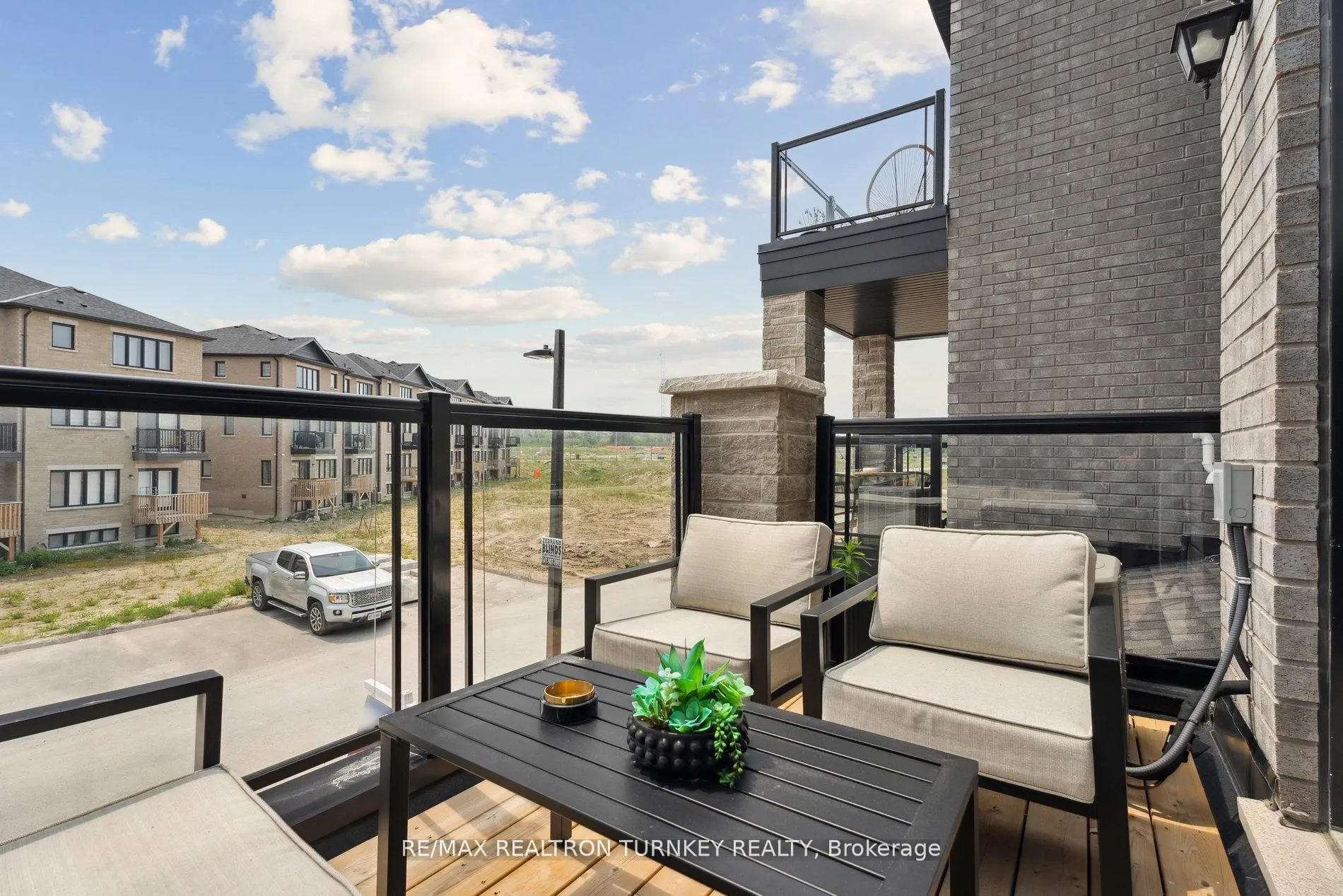 28 Spry Lane