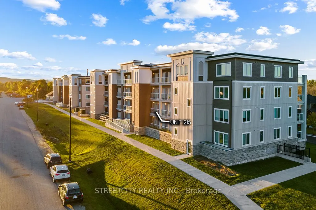 5 Spooner Crescent, #215