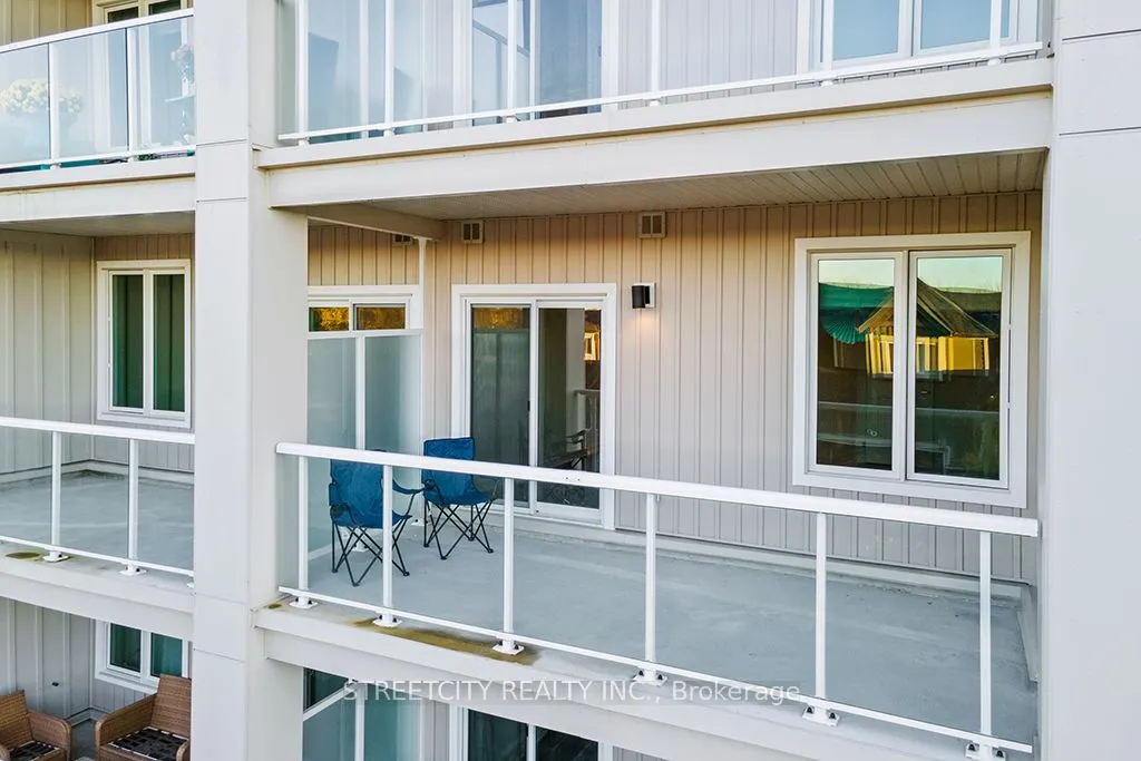 5 Spooner Crescent, #215