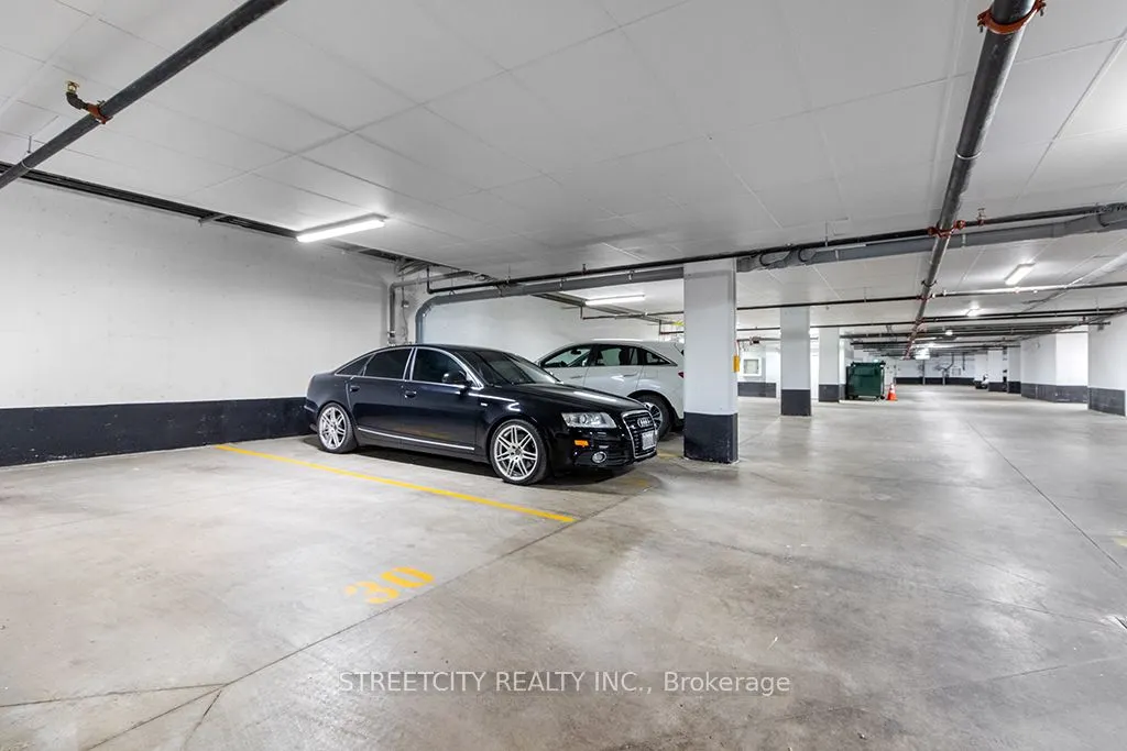 5 Spooner Crescent, #215