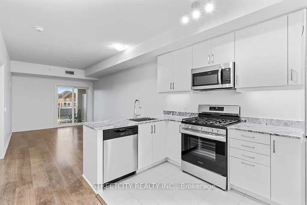 5 Spooner Crescent, #215