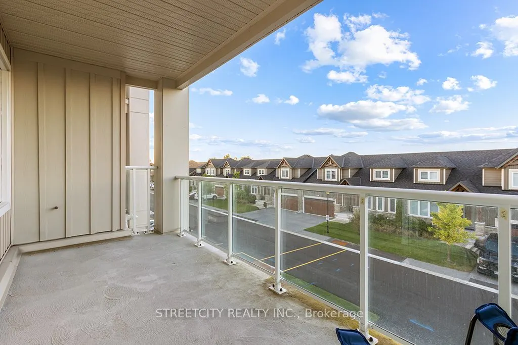5 Spooner Crescent, #215