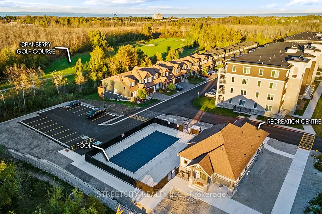 5 Spooner Crescent, #215