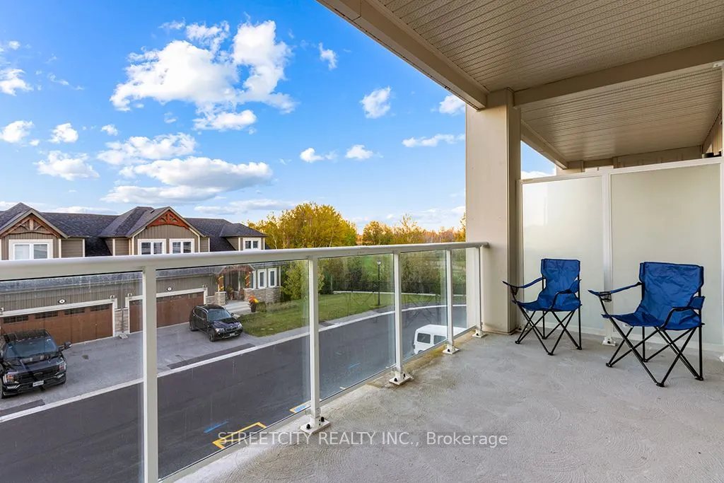 5 Spooner Crescent, #215